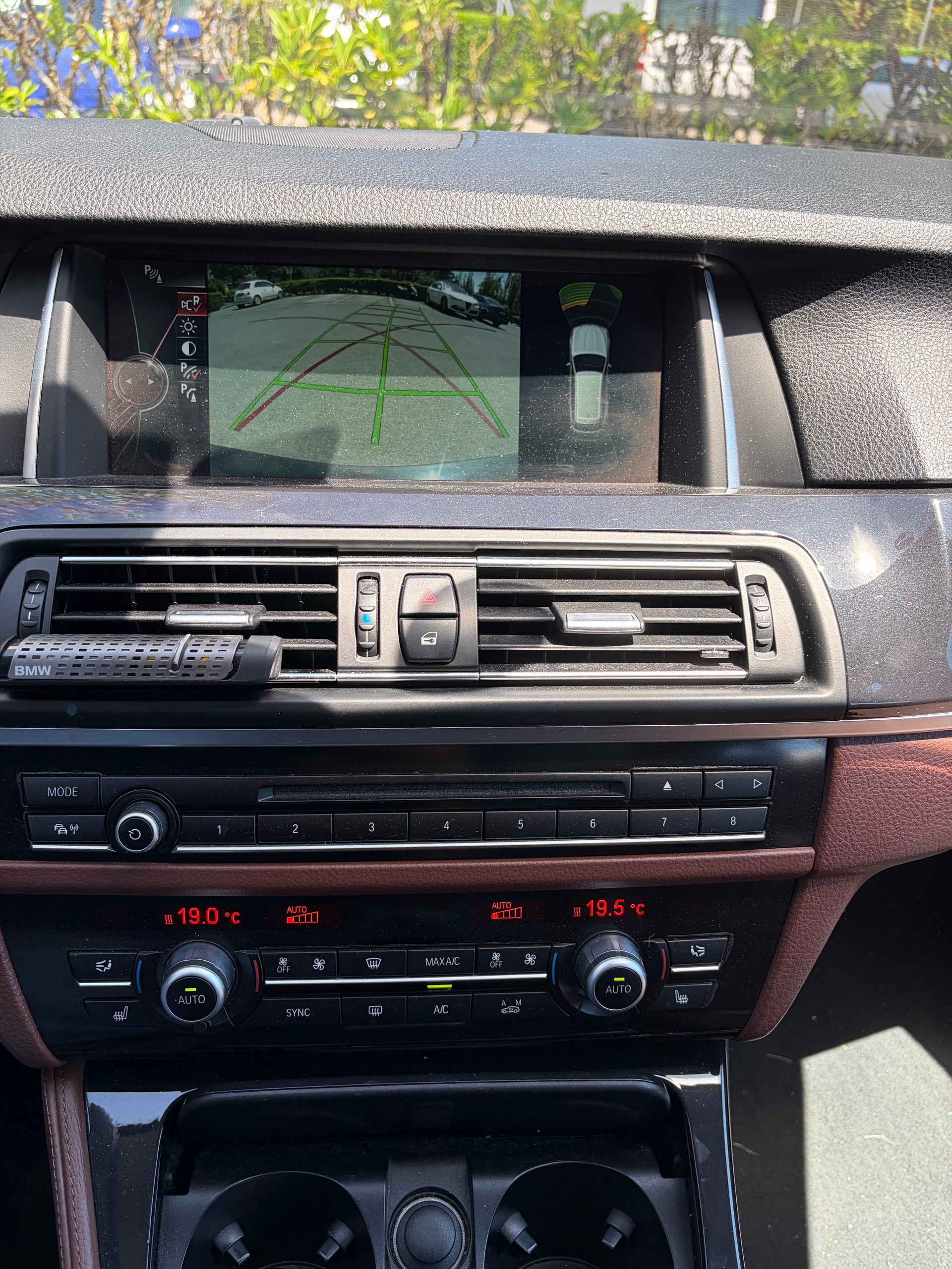 BMW 528i Touring xDrive Luxury Line Steptronic-image-13