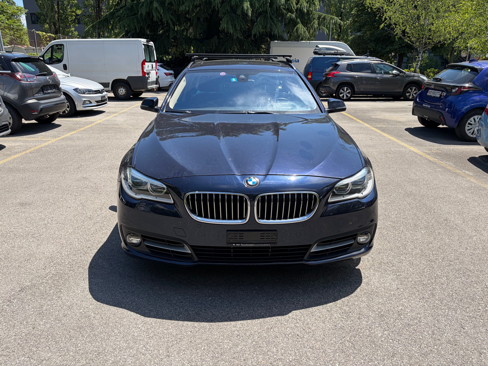 BMW 528i Touring xDrive Luxury Line Steptronic-image-0