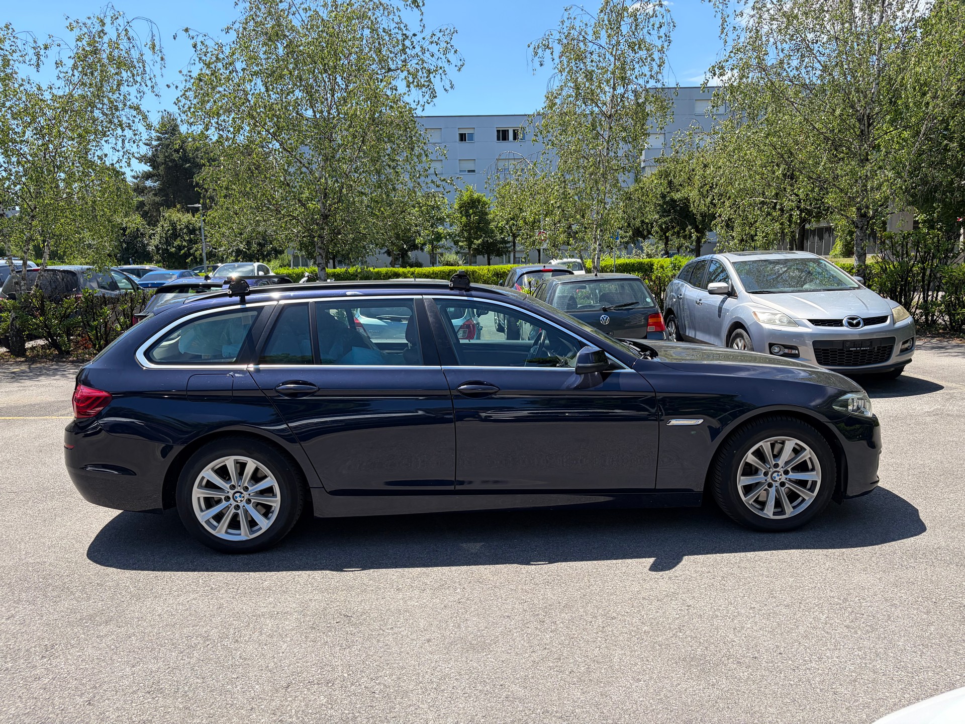BMW 528i Touring xDrive Luxury Line Steptronic-image-7