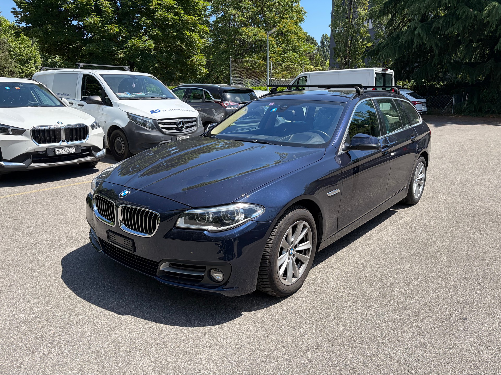 BMW 528i Touring xDrive Luxury Line Steptronic-image-1
