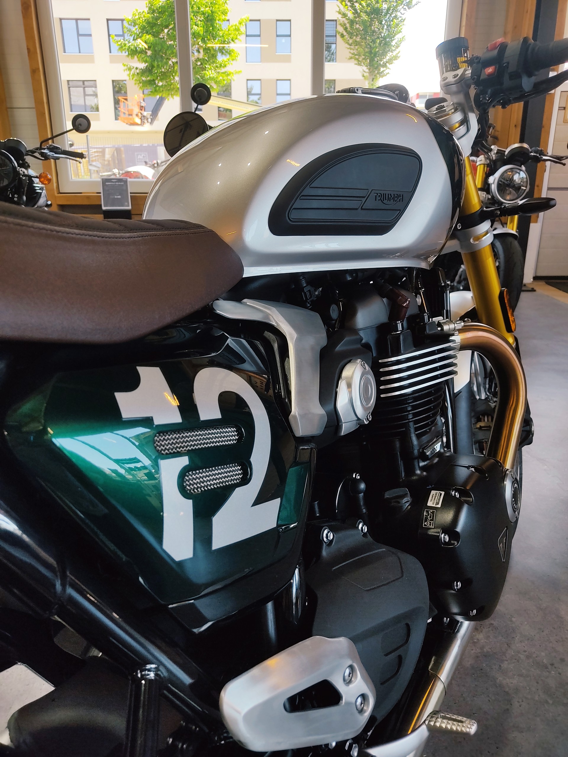 TRIUMPH Speed Twin 1200 RS Cafe Racer Edition-image-8