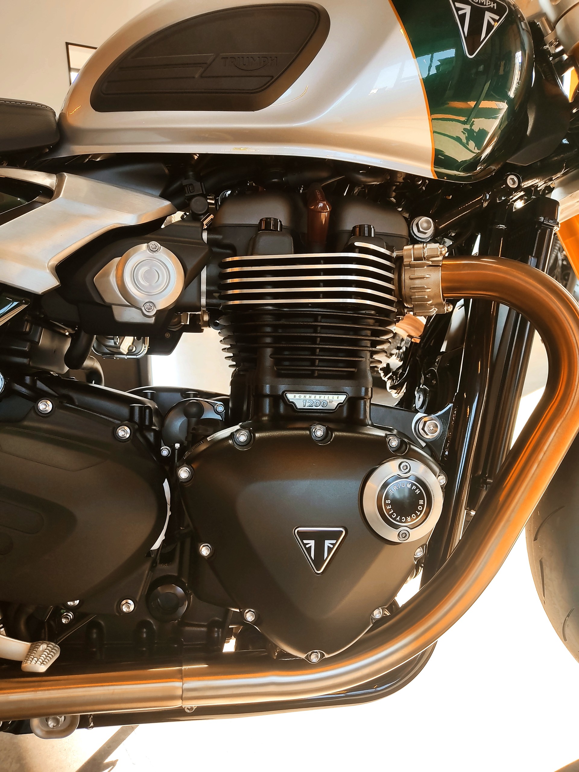TRIUMPH Speed Twin 1200 RS Cafe Racer Edition-image-6
