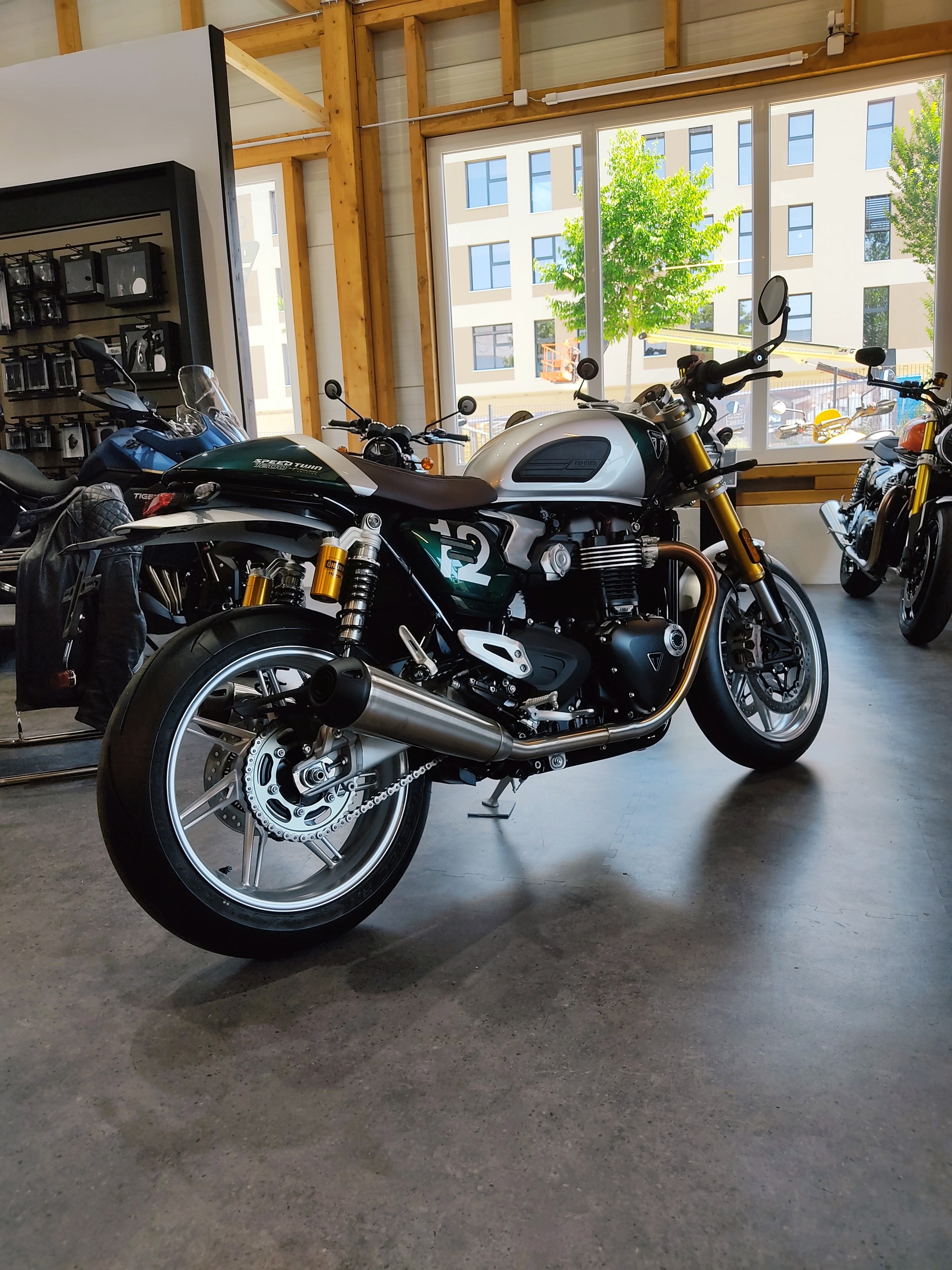 TRIUMPH Speed Twin 1200 RS Cafe Racer Edition-showroom-element-2