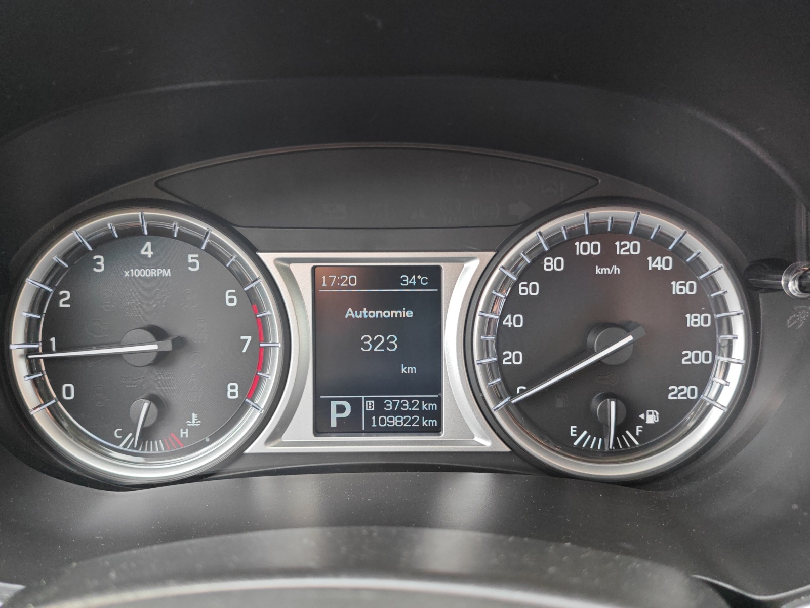 SUZUKI Vitara 1.6 Compact Top Automatic [Expertise du jour + Garantie 12 mois + Service & Immat. Offerts]-image-18