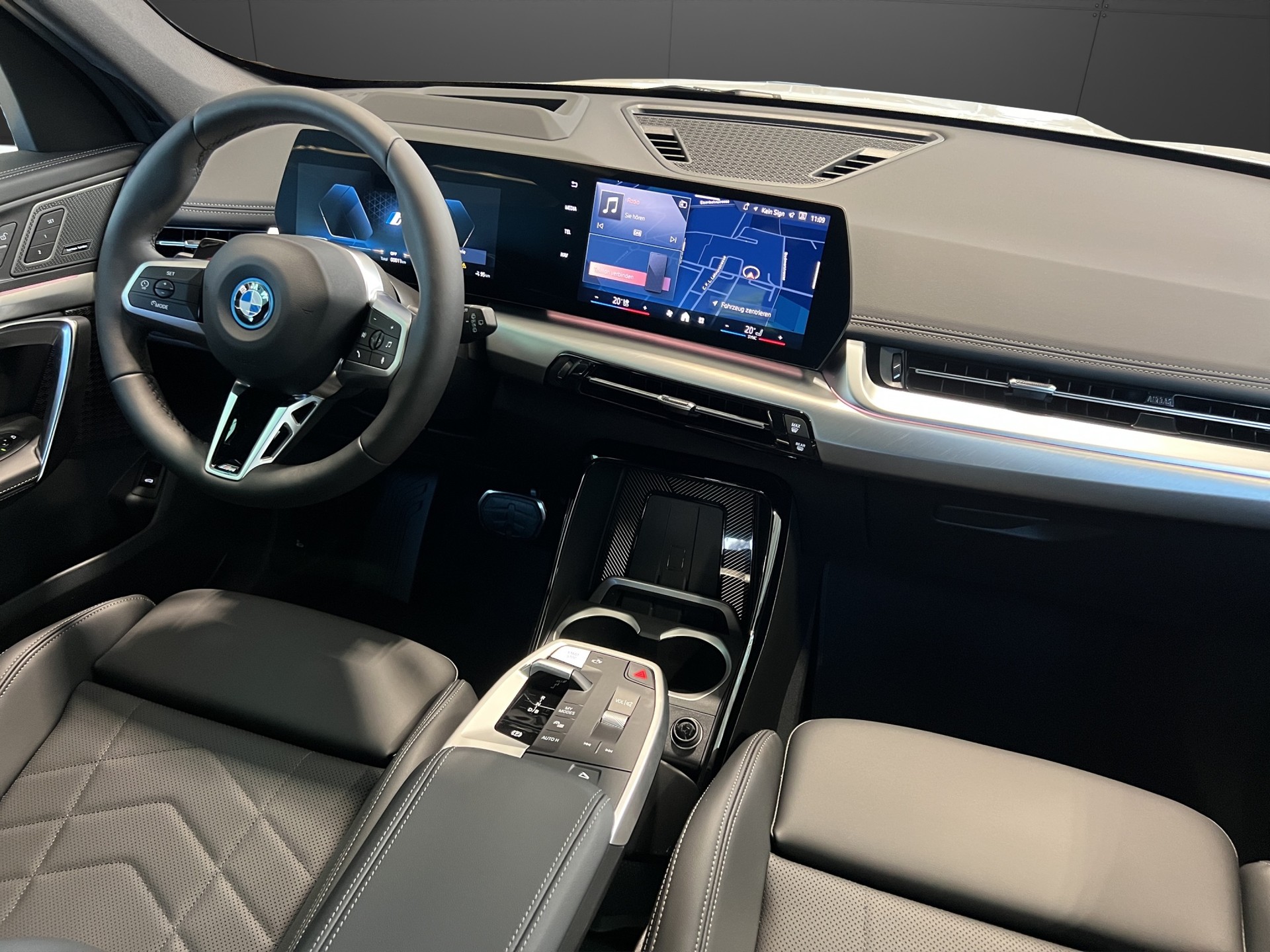 BMW iX1 20 eDrive-image-19