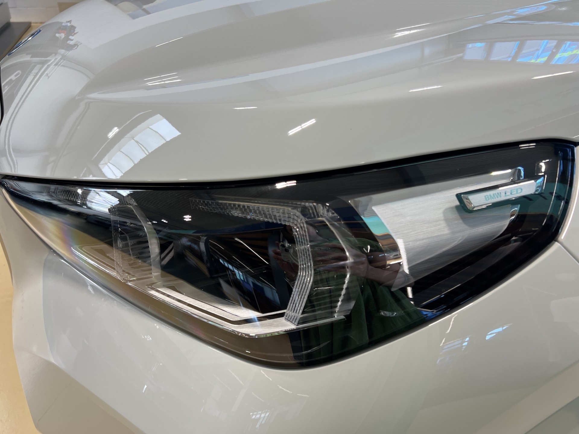 BMW iX1 20 eDrive-image-6