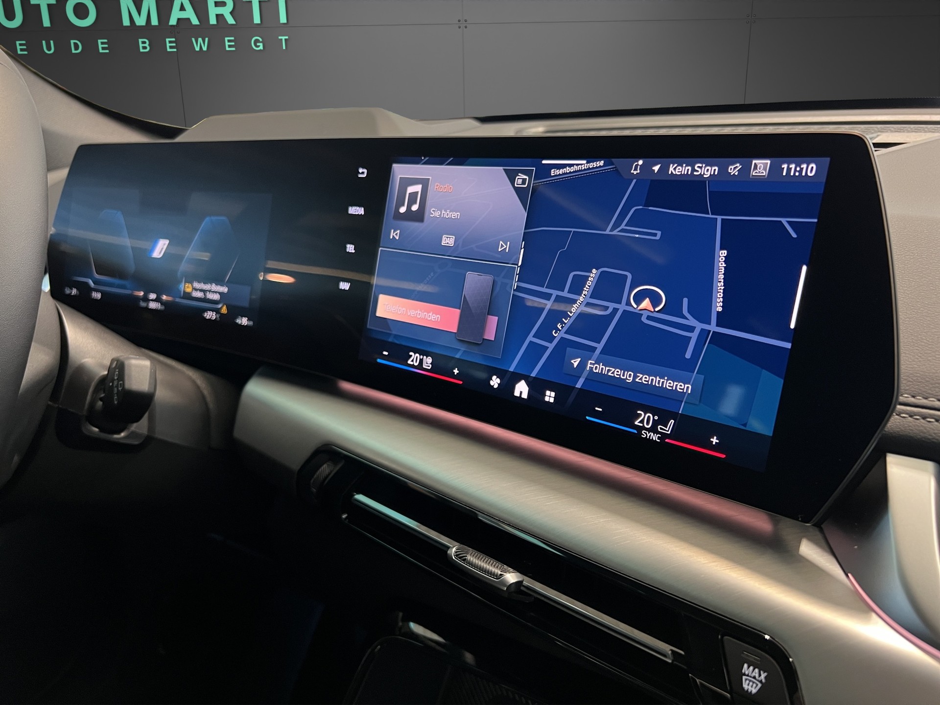 BMW iX1 20 eDrive-image-12