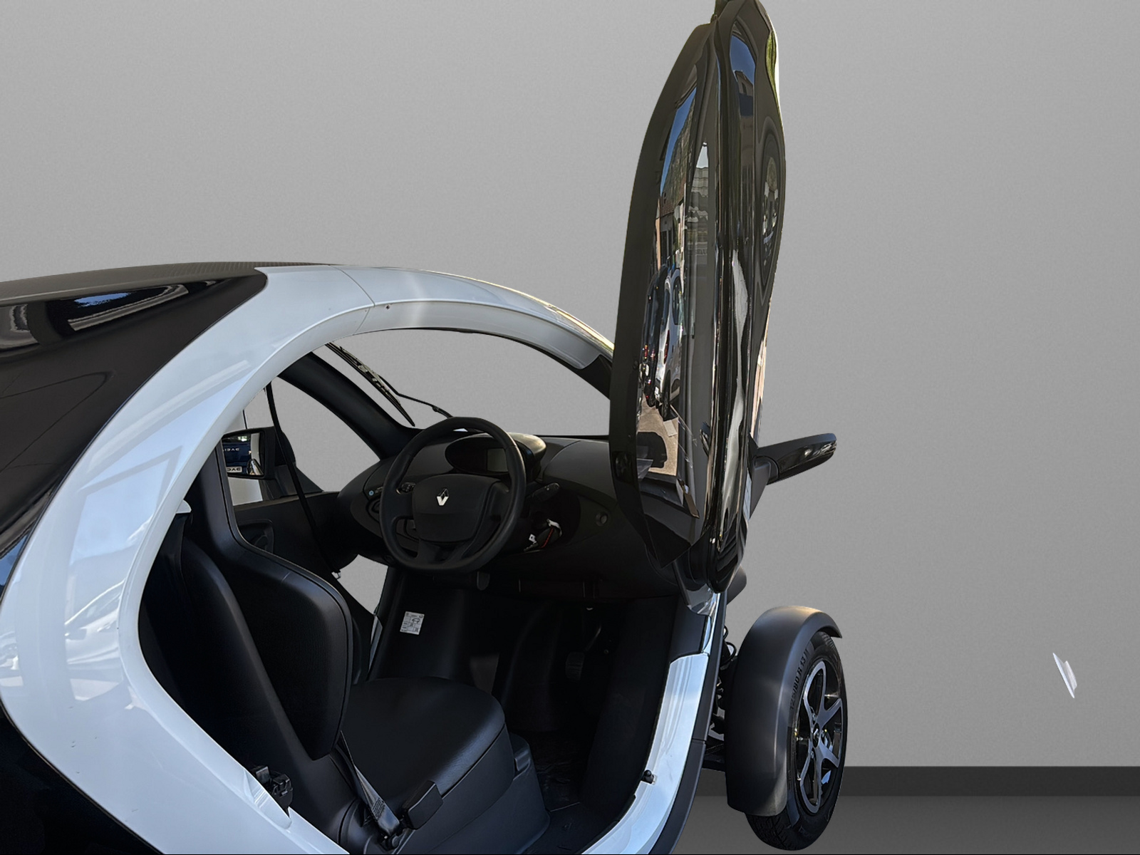 RENAULT Twizy Z.E. Intens Black (incl. Battery)-image-7