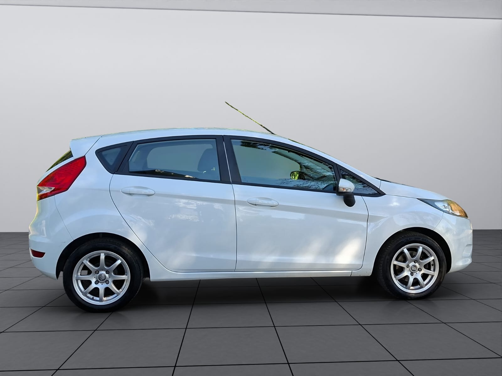 FORD Fiesta 1.25 16V Trend-image-7