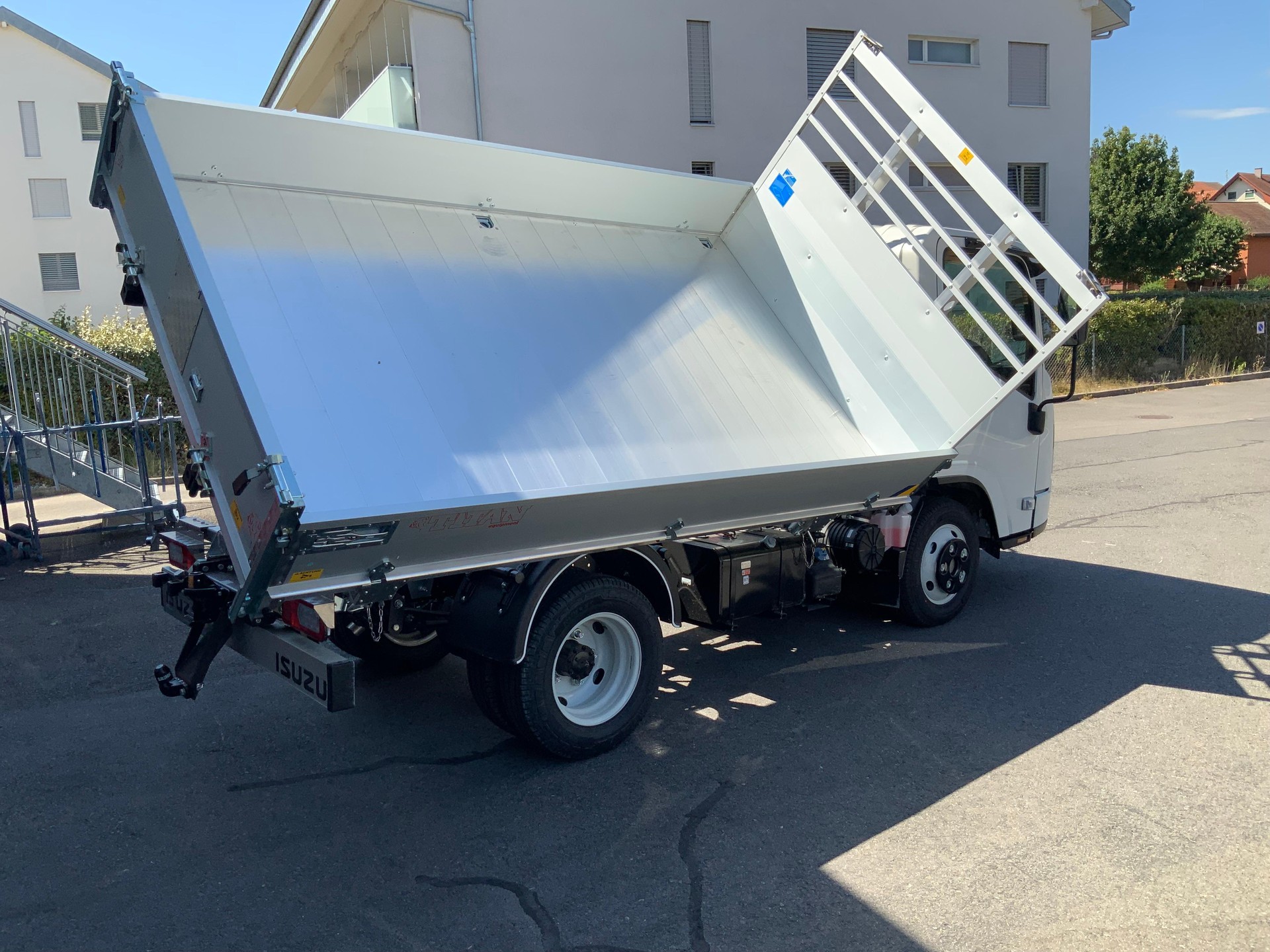 ISUZU M27 Kab.-Ch. E DR 3.0 Ddi-image-3