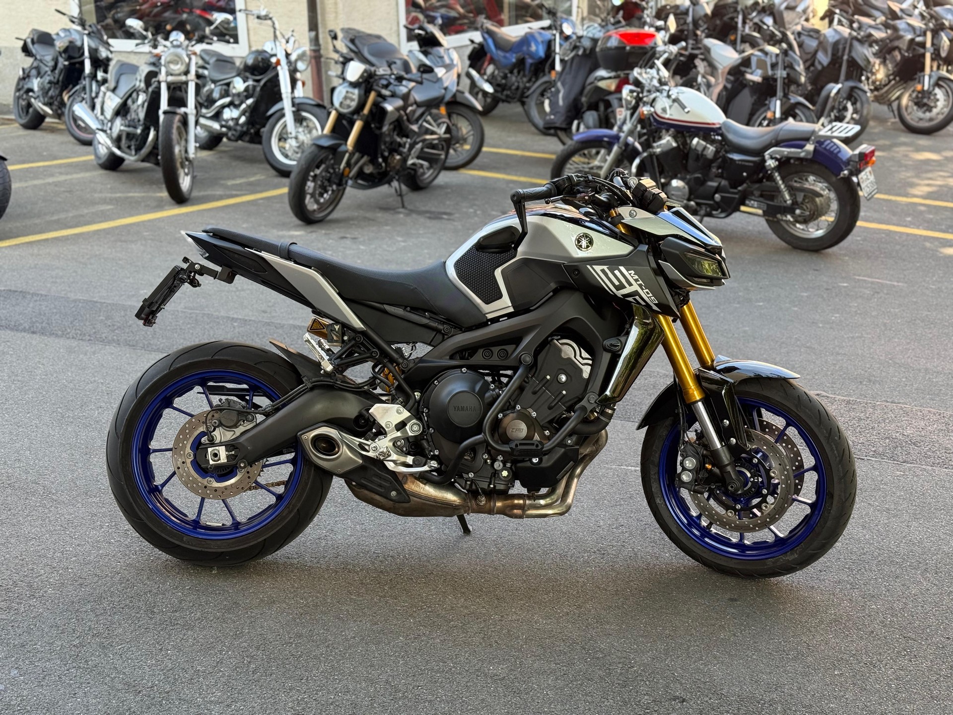 YAMAHA MT-09 SP ABS-showroom-element-3