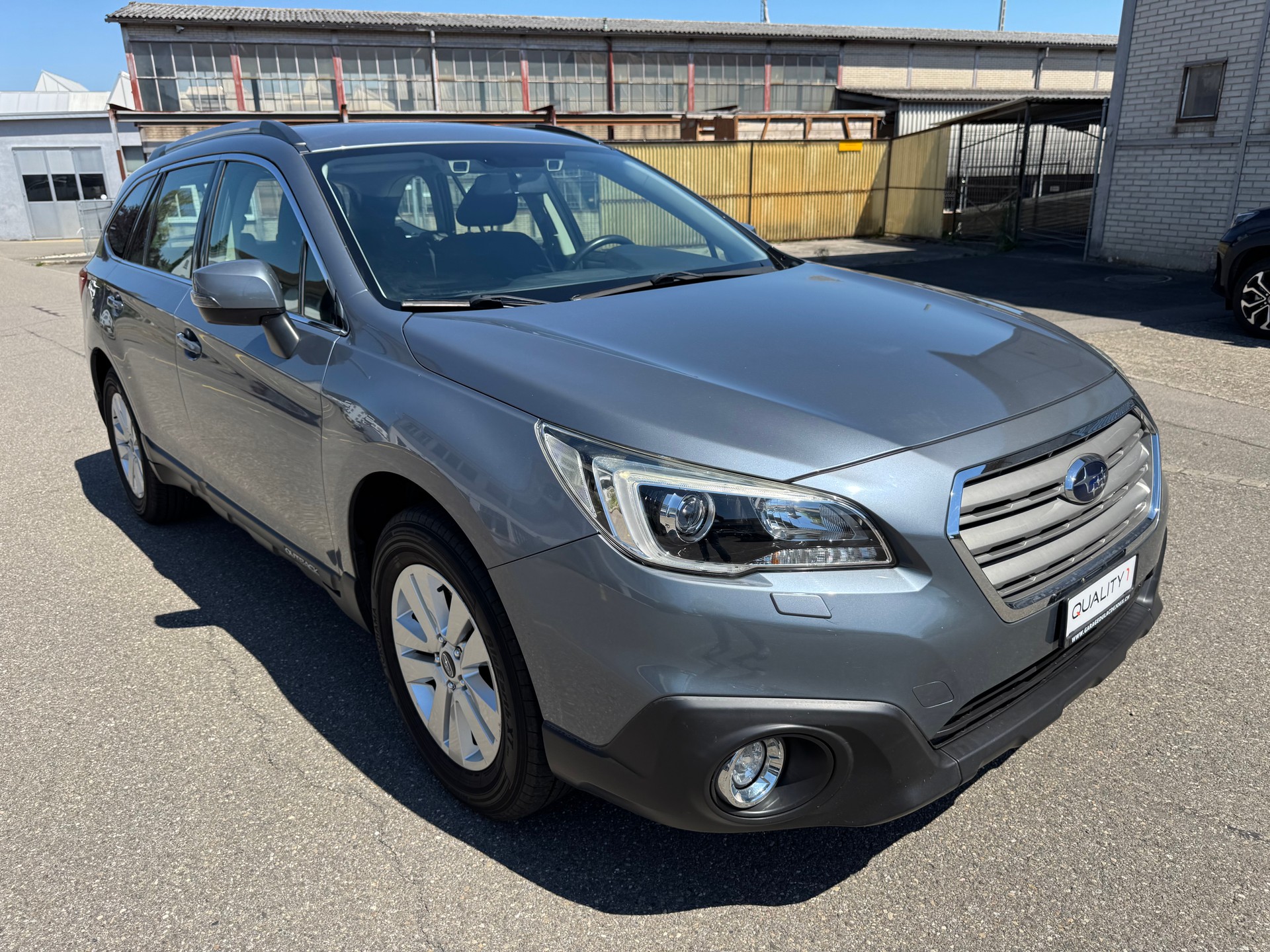 SUBARU Outback 2.5i Swiss AWD Lineartronic-image-2