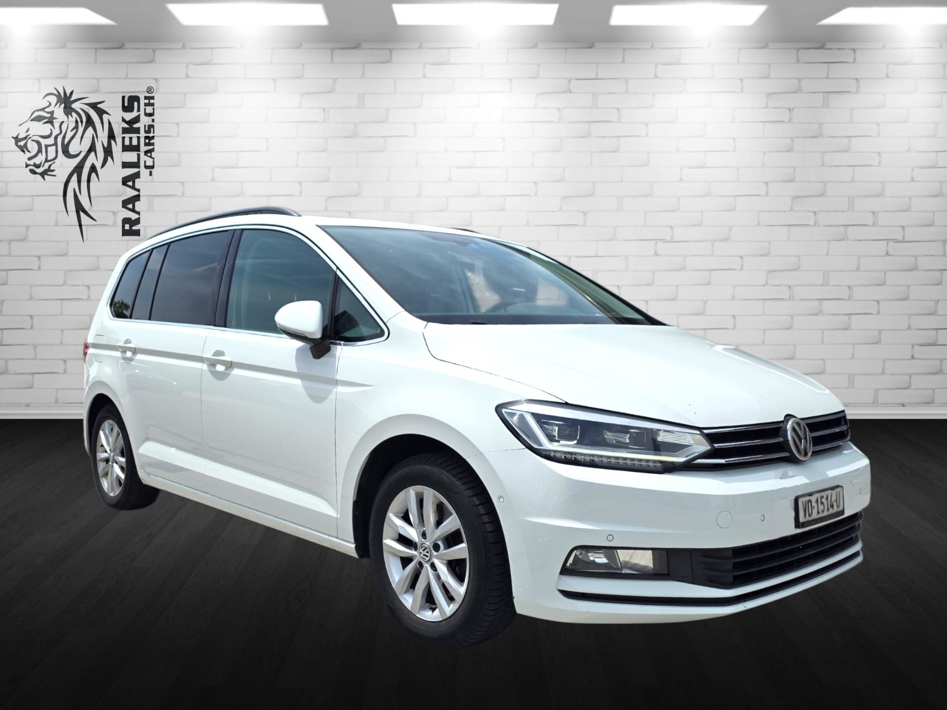 VW Touran 1.2 TSI BlueMotion Technology Comfortline-showroom-element-1