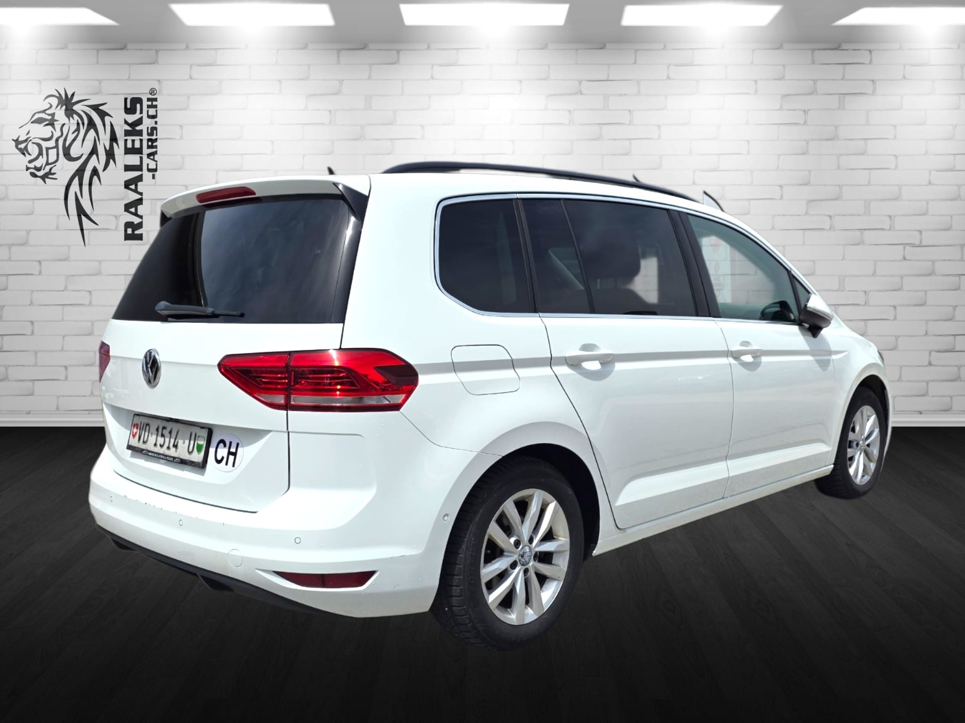 VW Touran 1.2 TSI BlueMotion Technology Comfortline-showroom-element-2