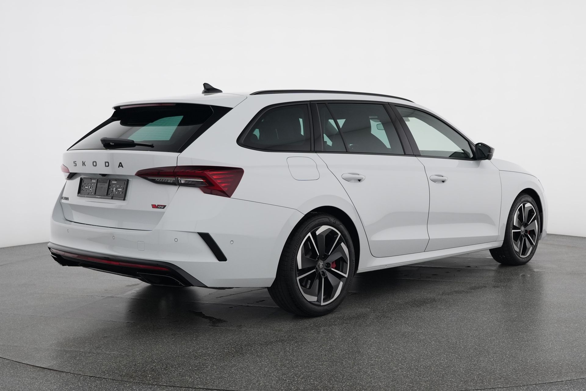 SKODA Octavia Combi 2.0 TSI DSG RS-image-4