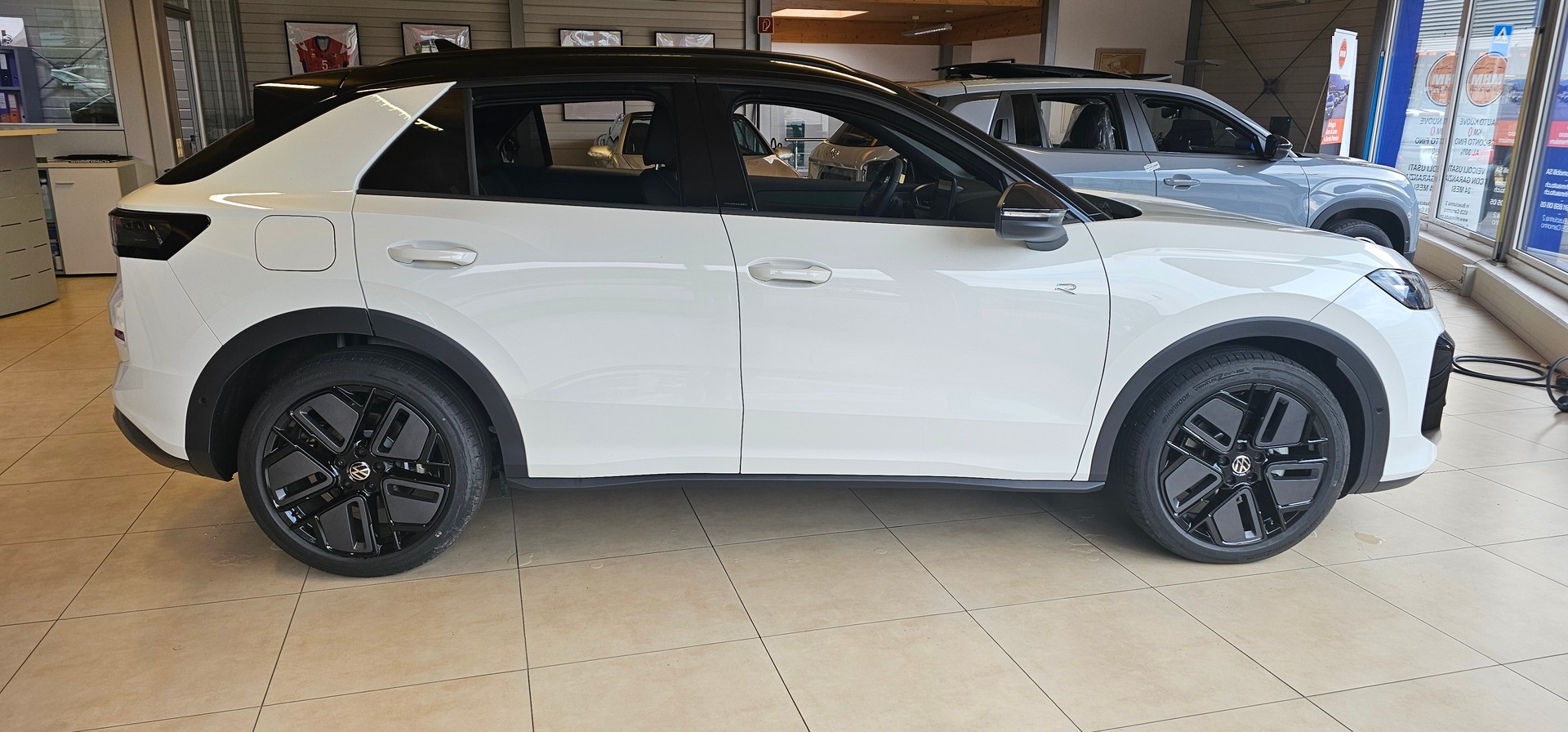 VW T-Roc 1.5 eTSI mHEV R-Line DSG-image-5