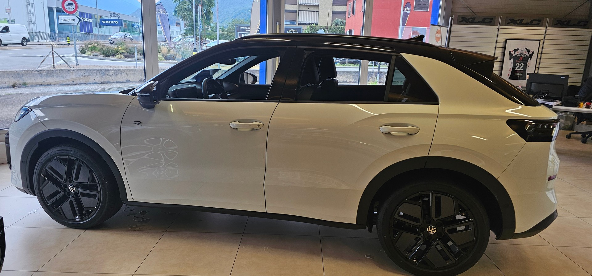 VW T-Roc 1.5 eTSI mHEV R-Line DSG-image-3