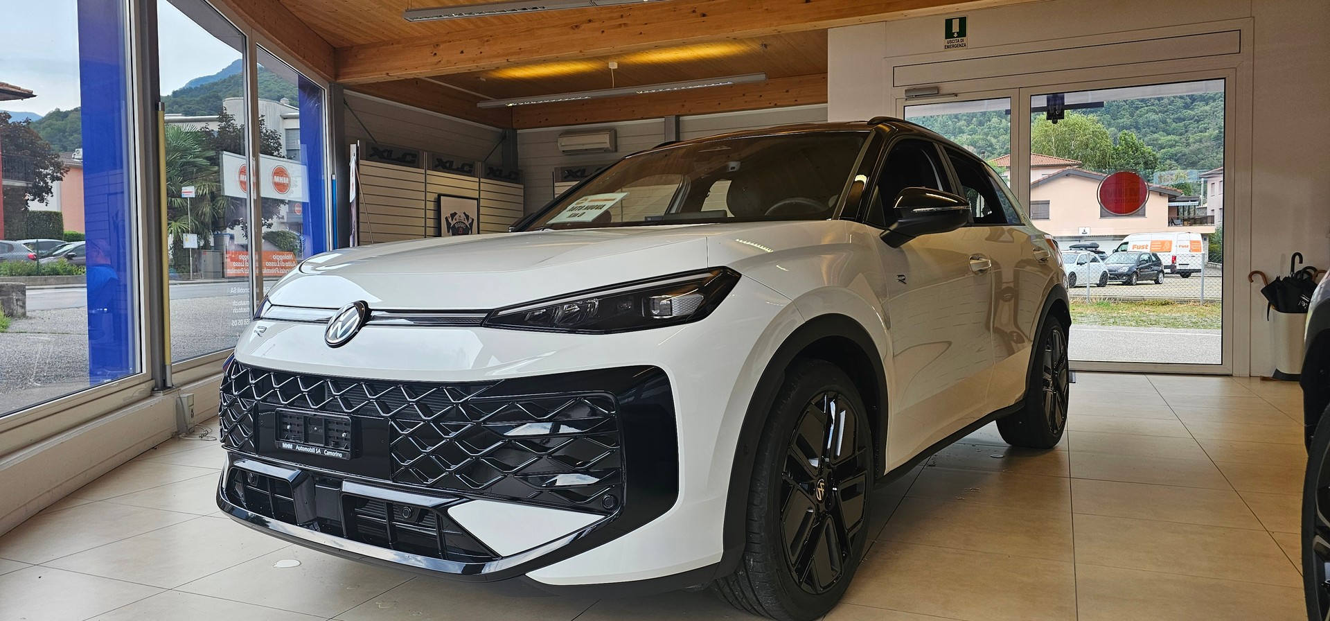 VW T-Roc 1.5 eTSI mHEV R-Line DSG-image-0