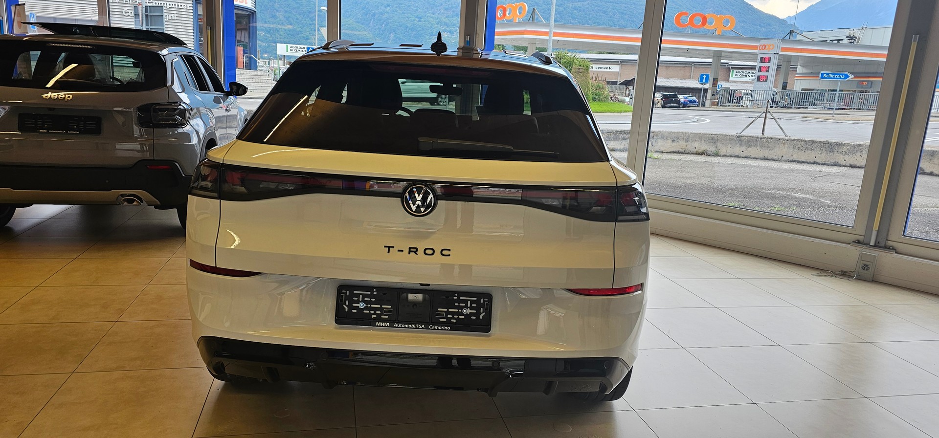 VW T-Roc 1.5 eTSI mHEV R-Line DSG-image-2