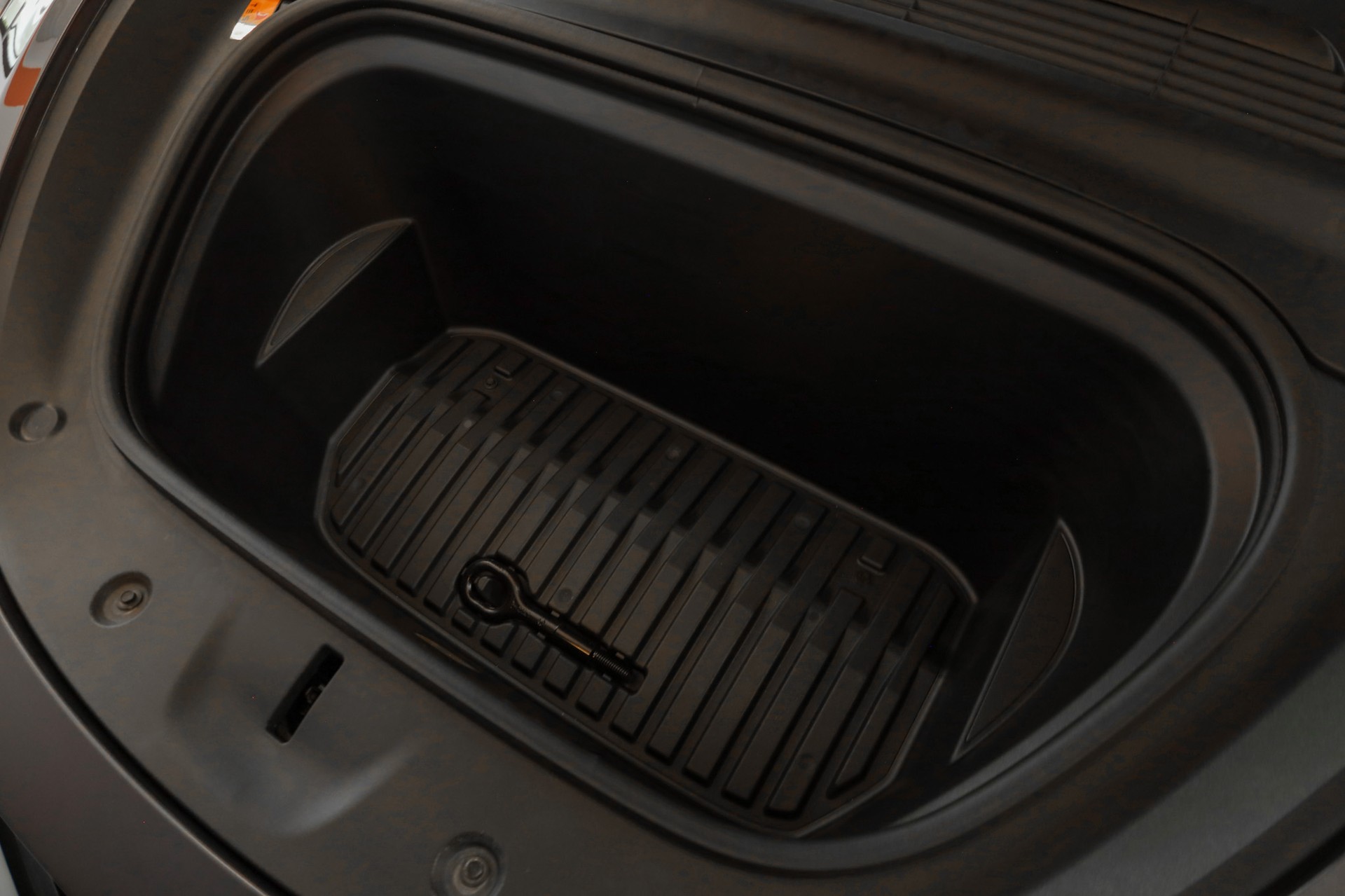 TESLA Model Y RWD-image-17