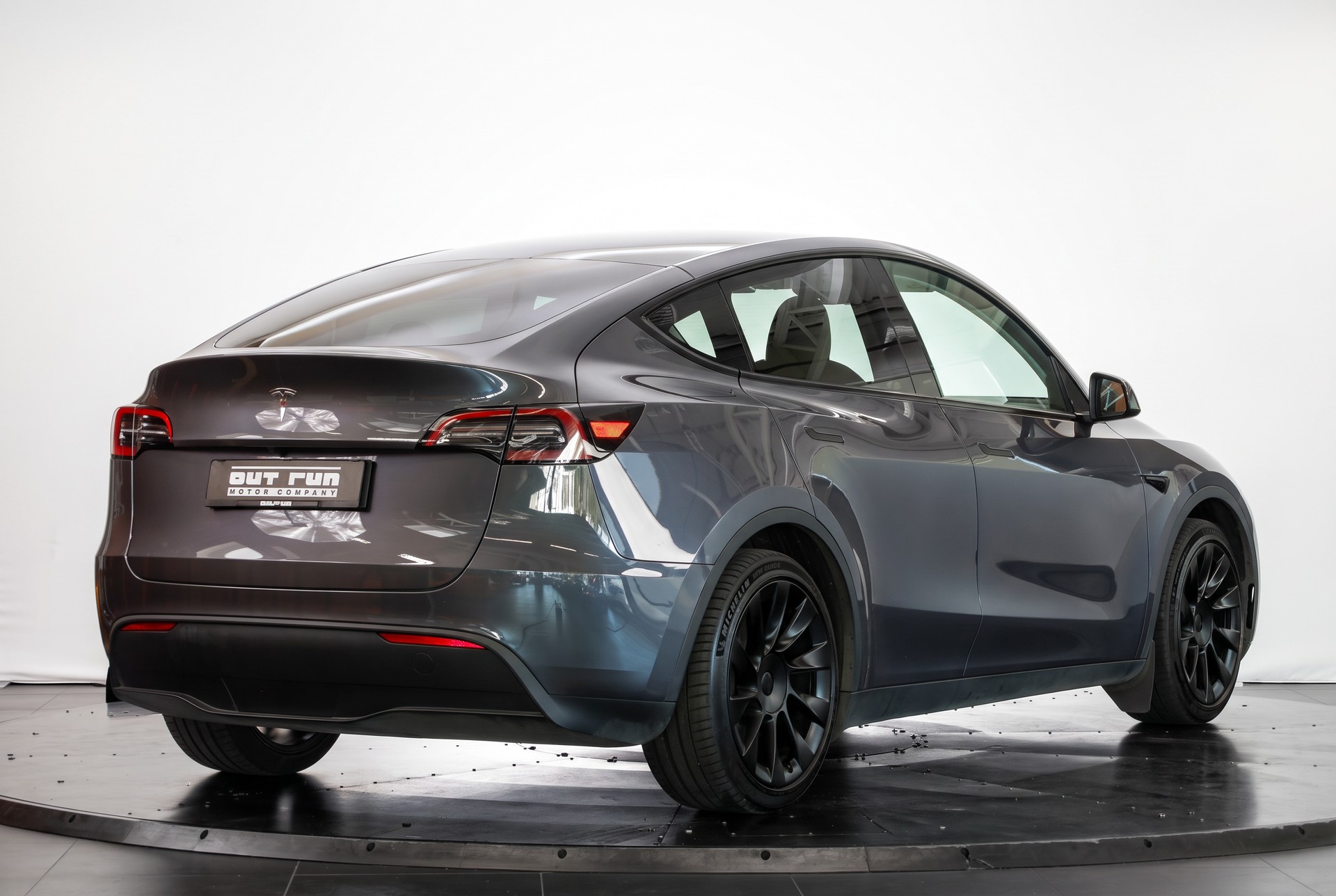 TESLA Model Y RWD-image-4