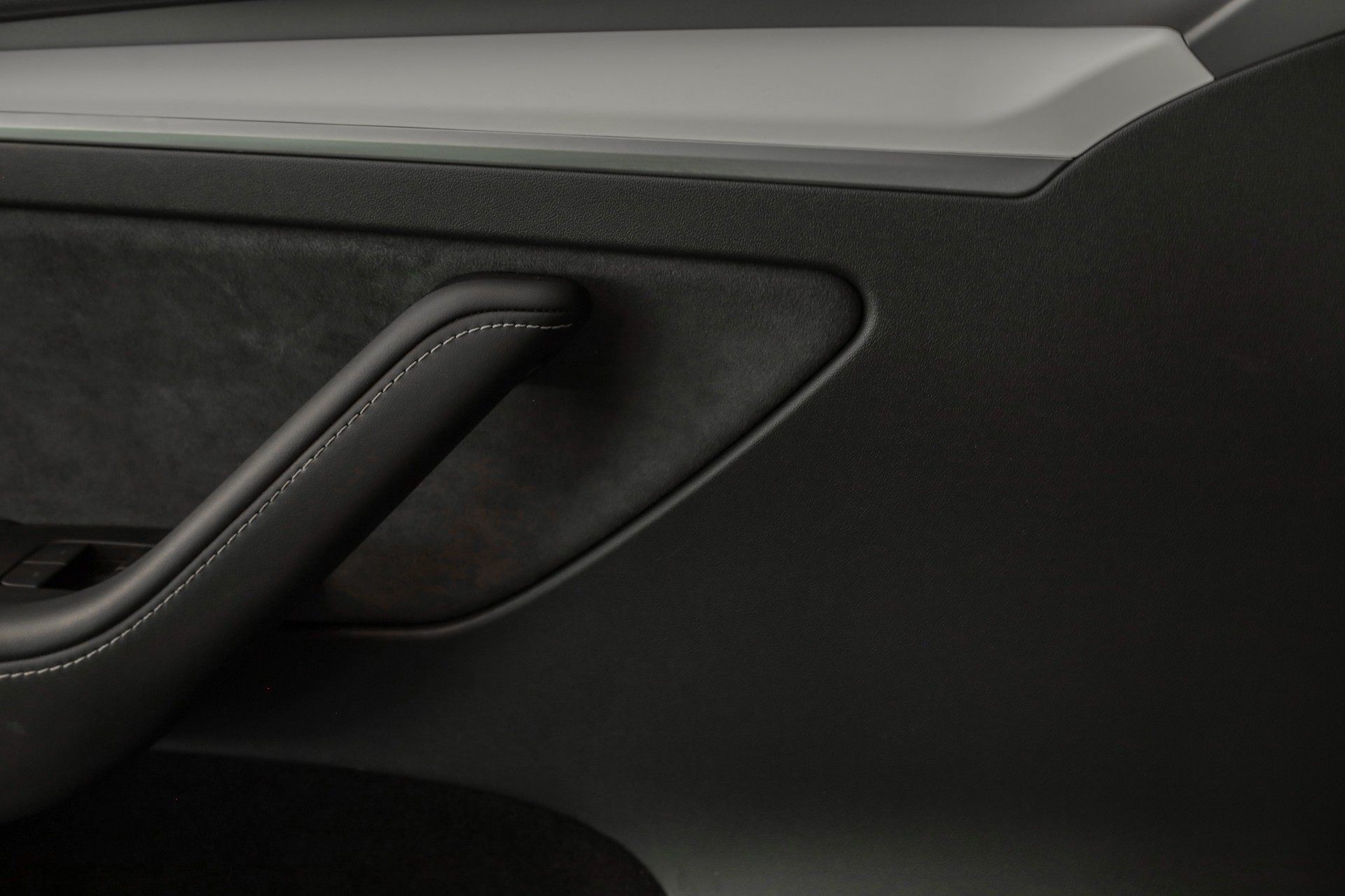 TESLA Model Y RWD-image-16