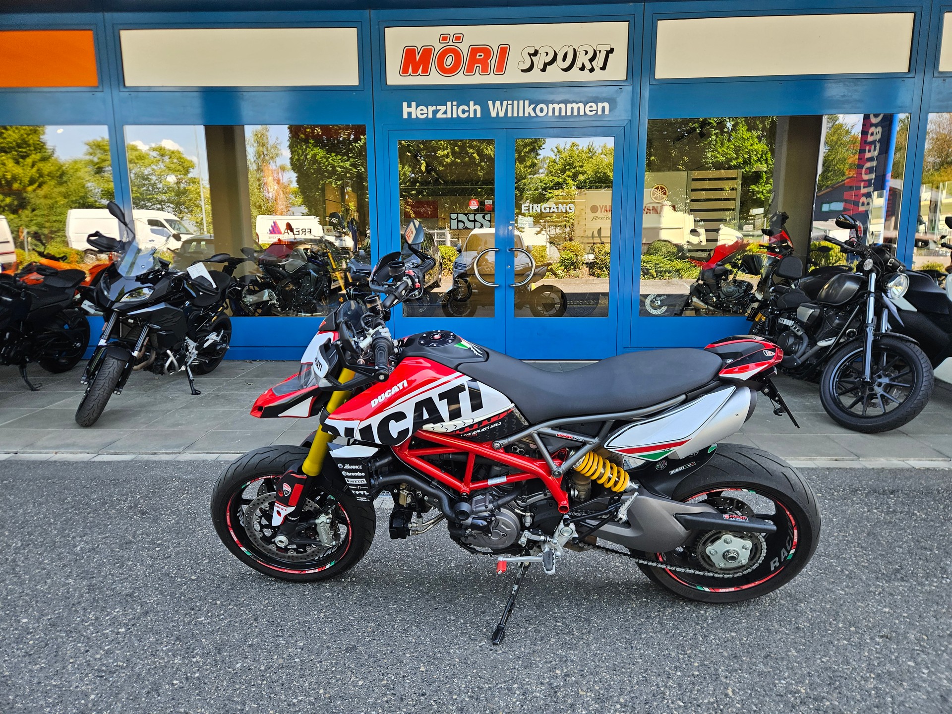 DUCATI Hypermotard 950 (35 kW)-showroom-element-2