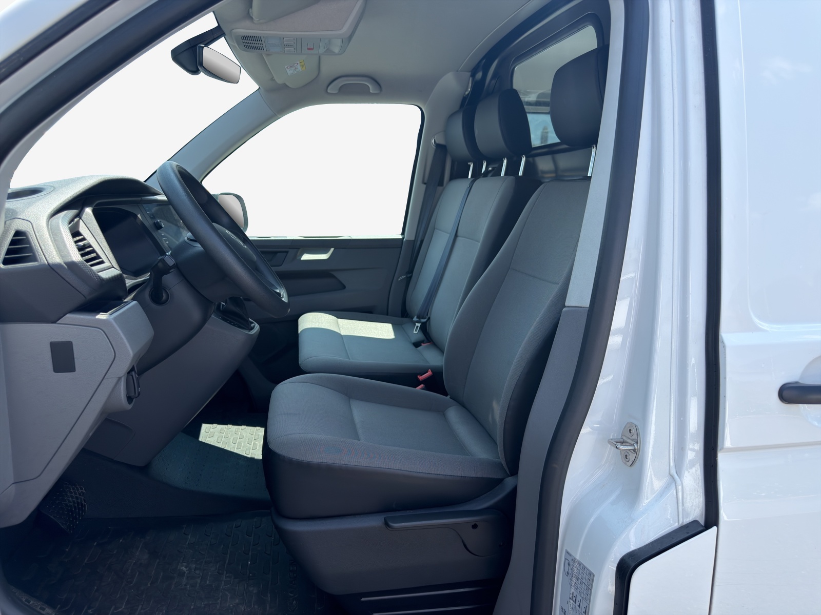 VW T6.1 2.0 TDI DSG-image-7