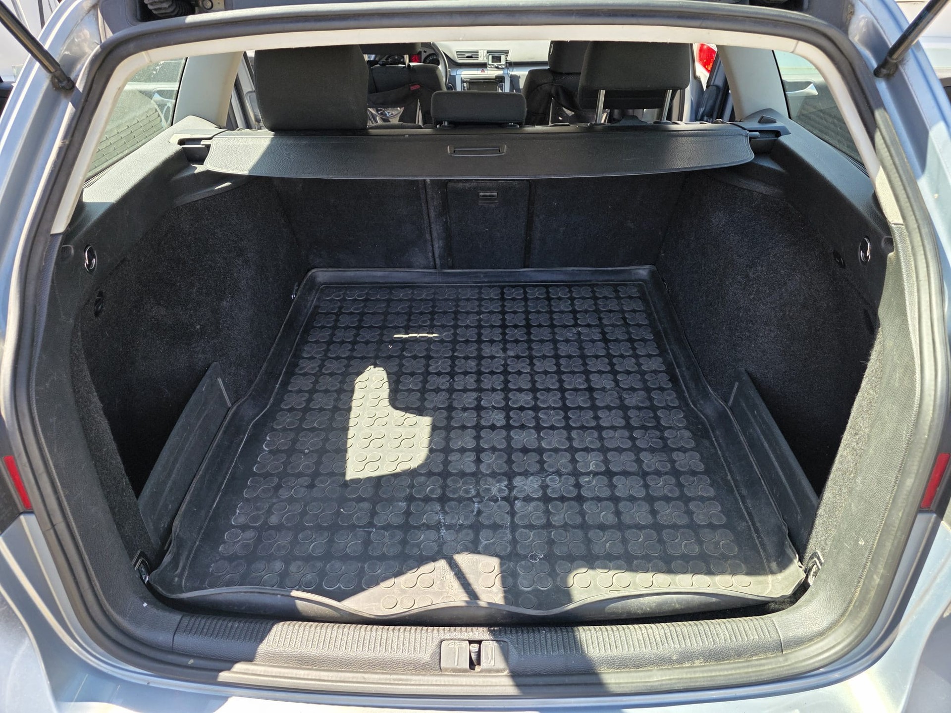 VW Passat Variant 2.0 TDI Highline 4Motion-image-11