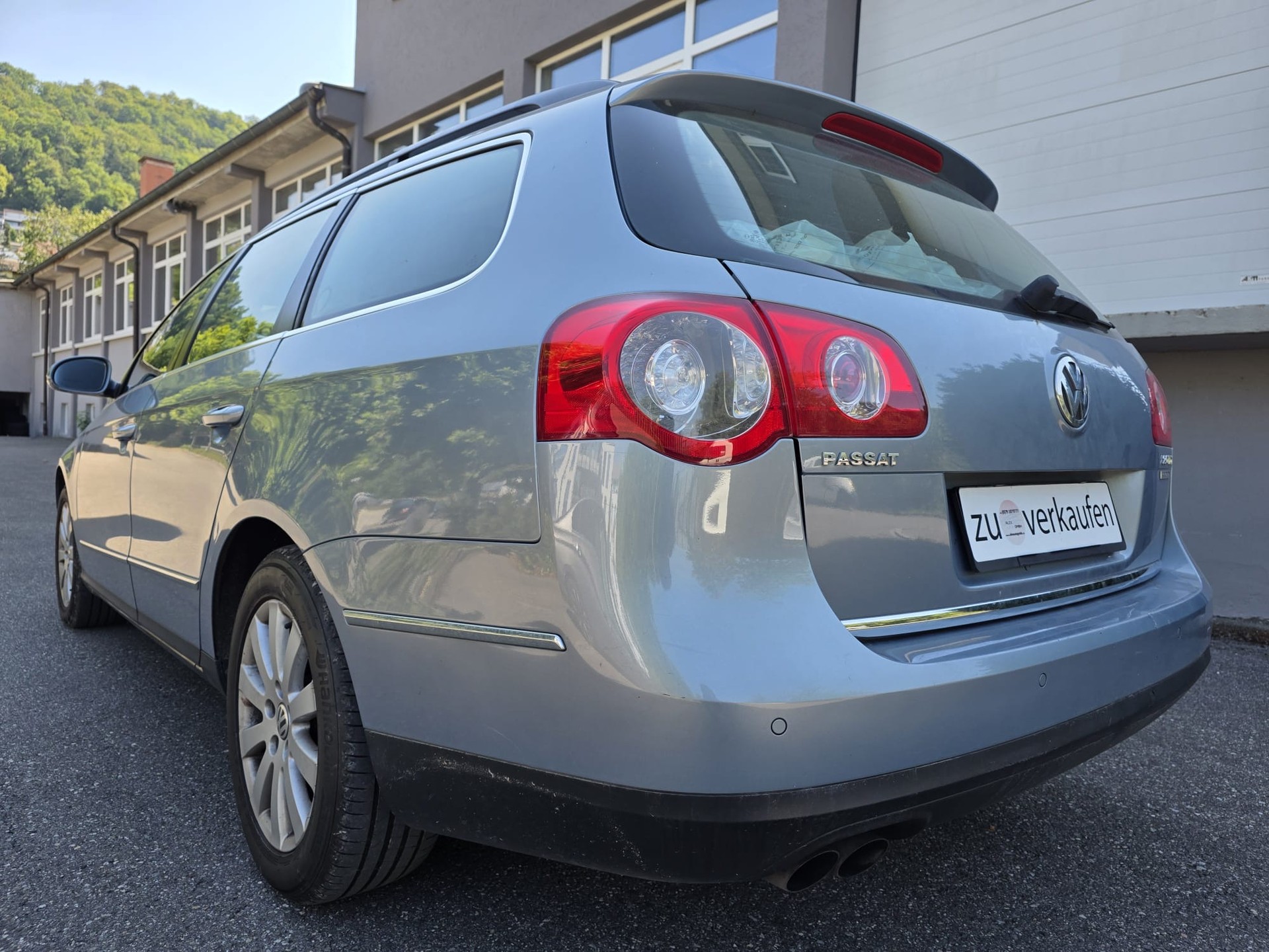 VW Passat Variant 2.0 TDI Highline 4Motion-image-3