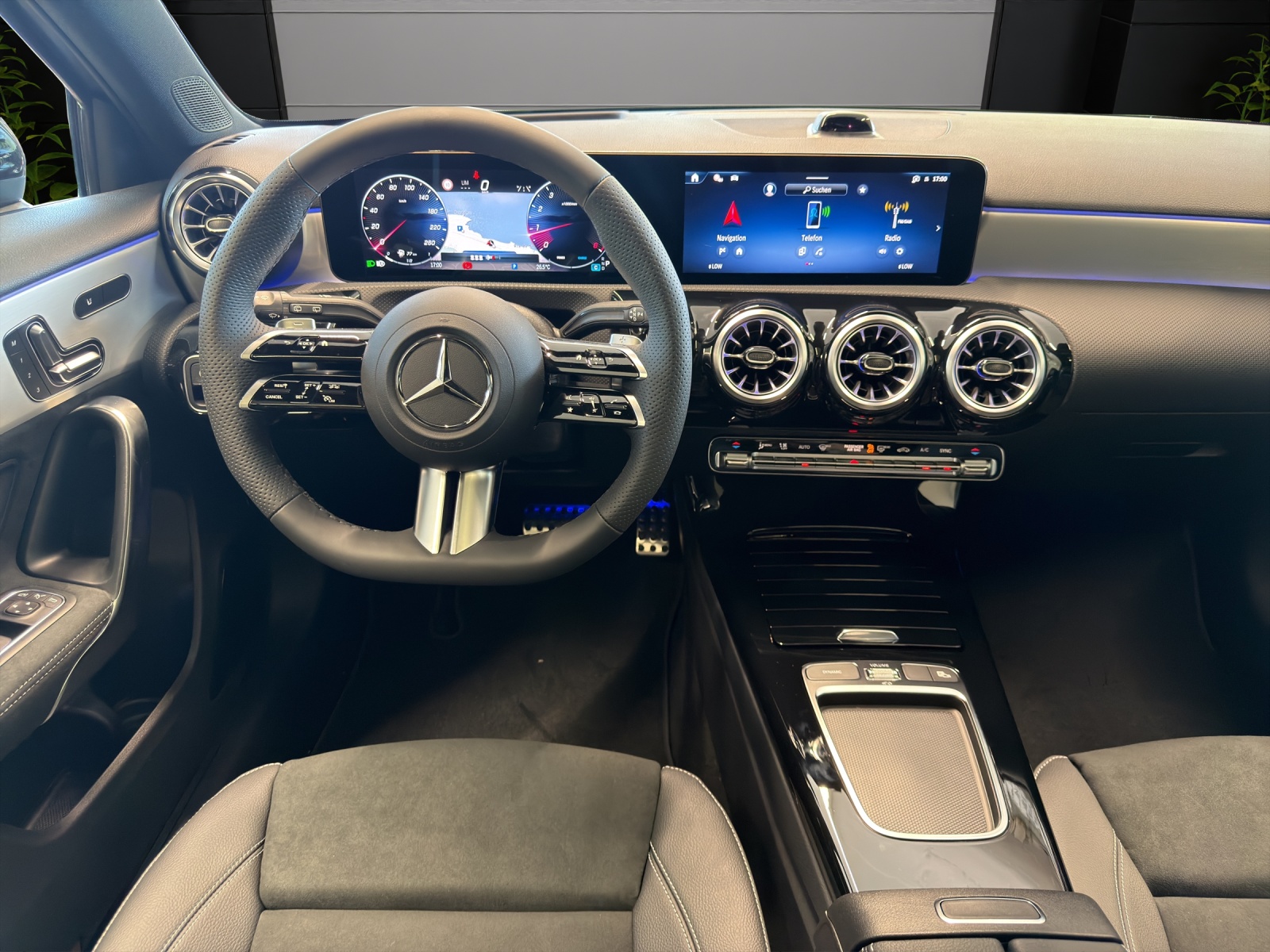 MERCEDES-BENZ A 220 4Matic 8G-DCT-image-8