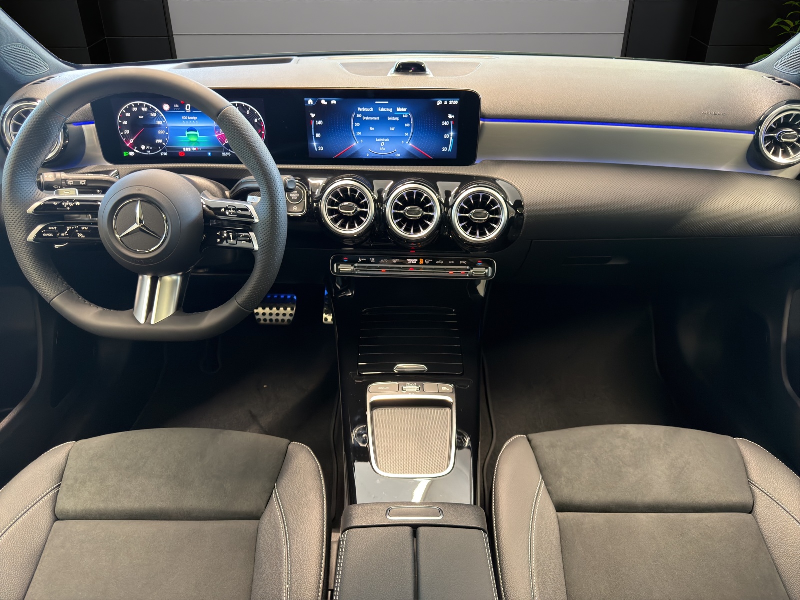 MERCEDES-BENZ A 220 4Matic 8G-DCT-image-9
