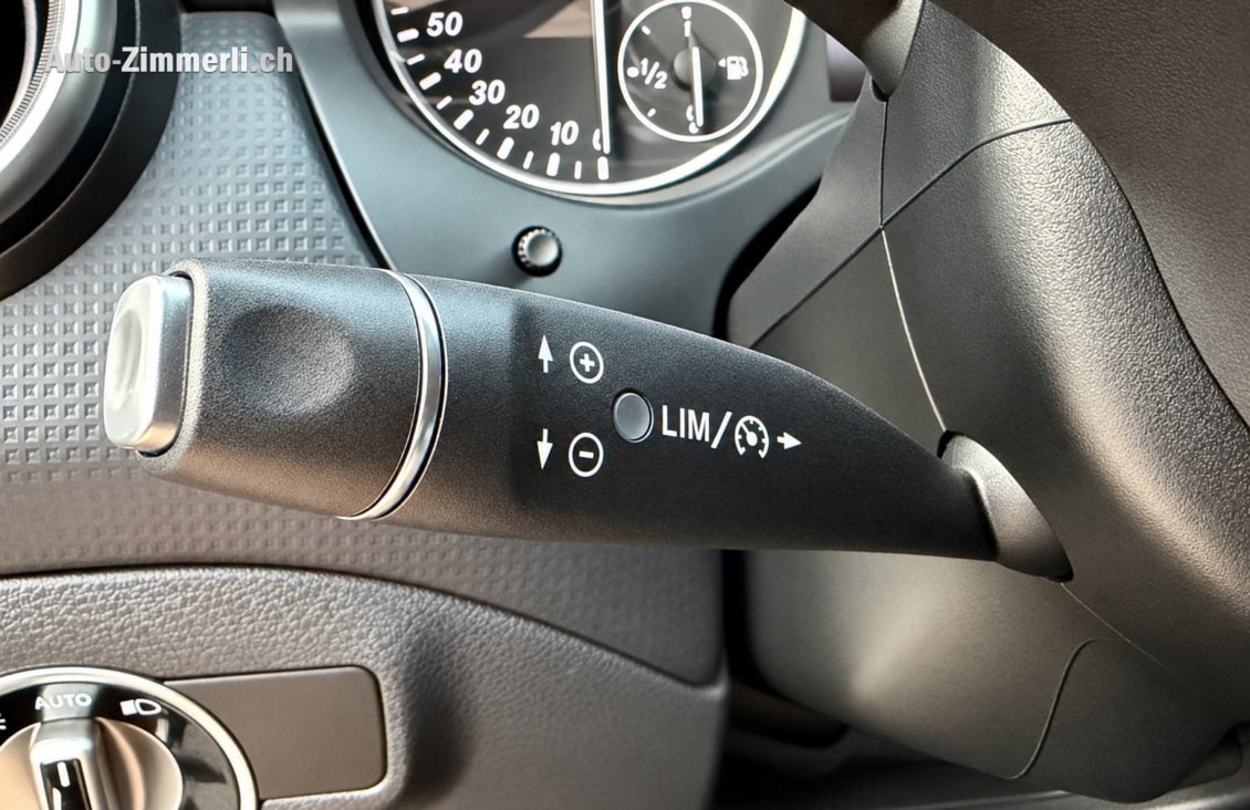 MERCEDES-BENZ A 180-image-13