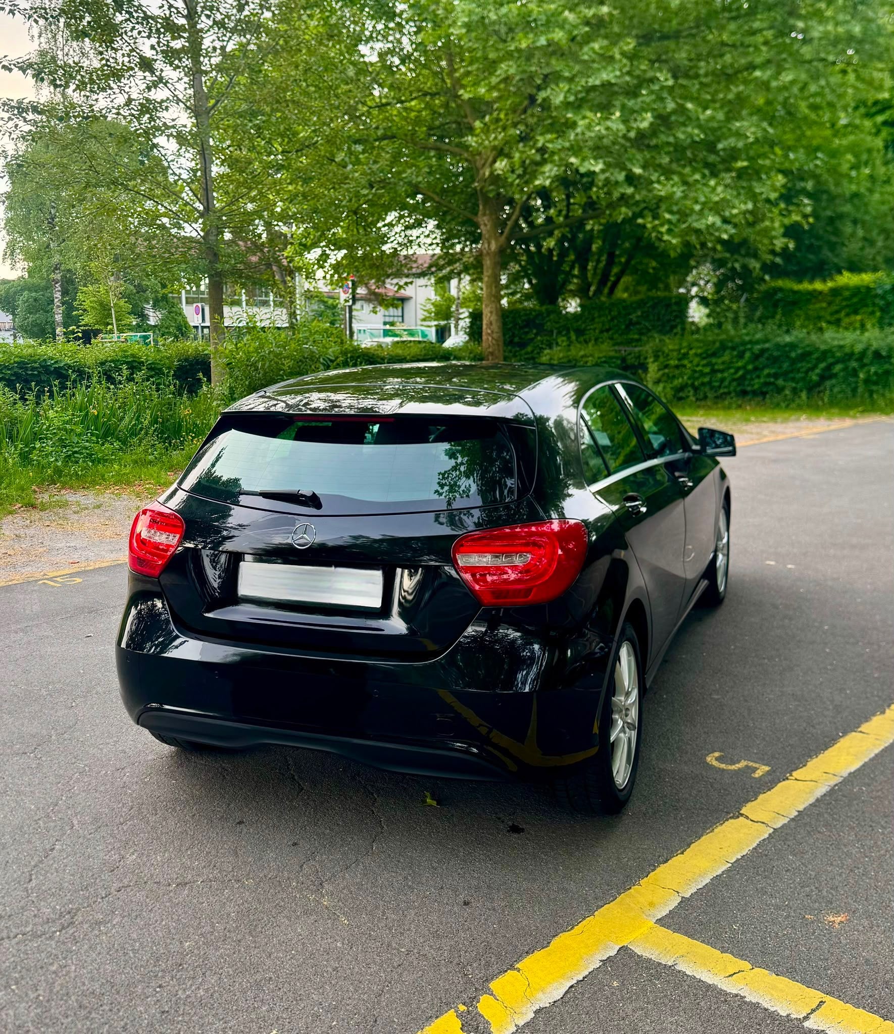 MERCEDES-BENZ A 180-image-1