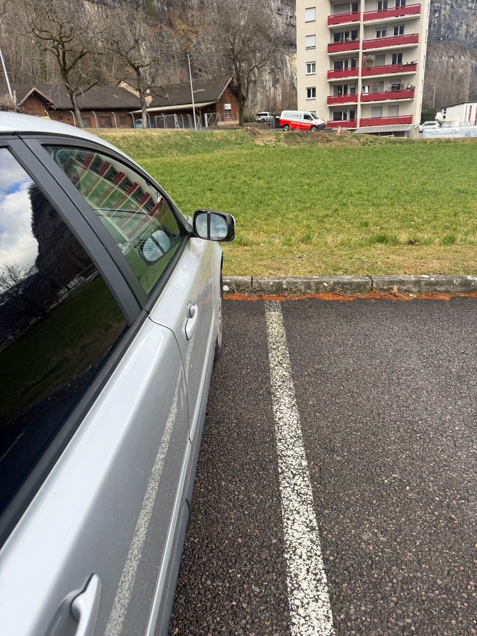 VOLVO 2.4i 20V Basis-image-3