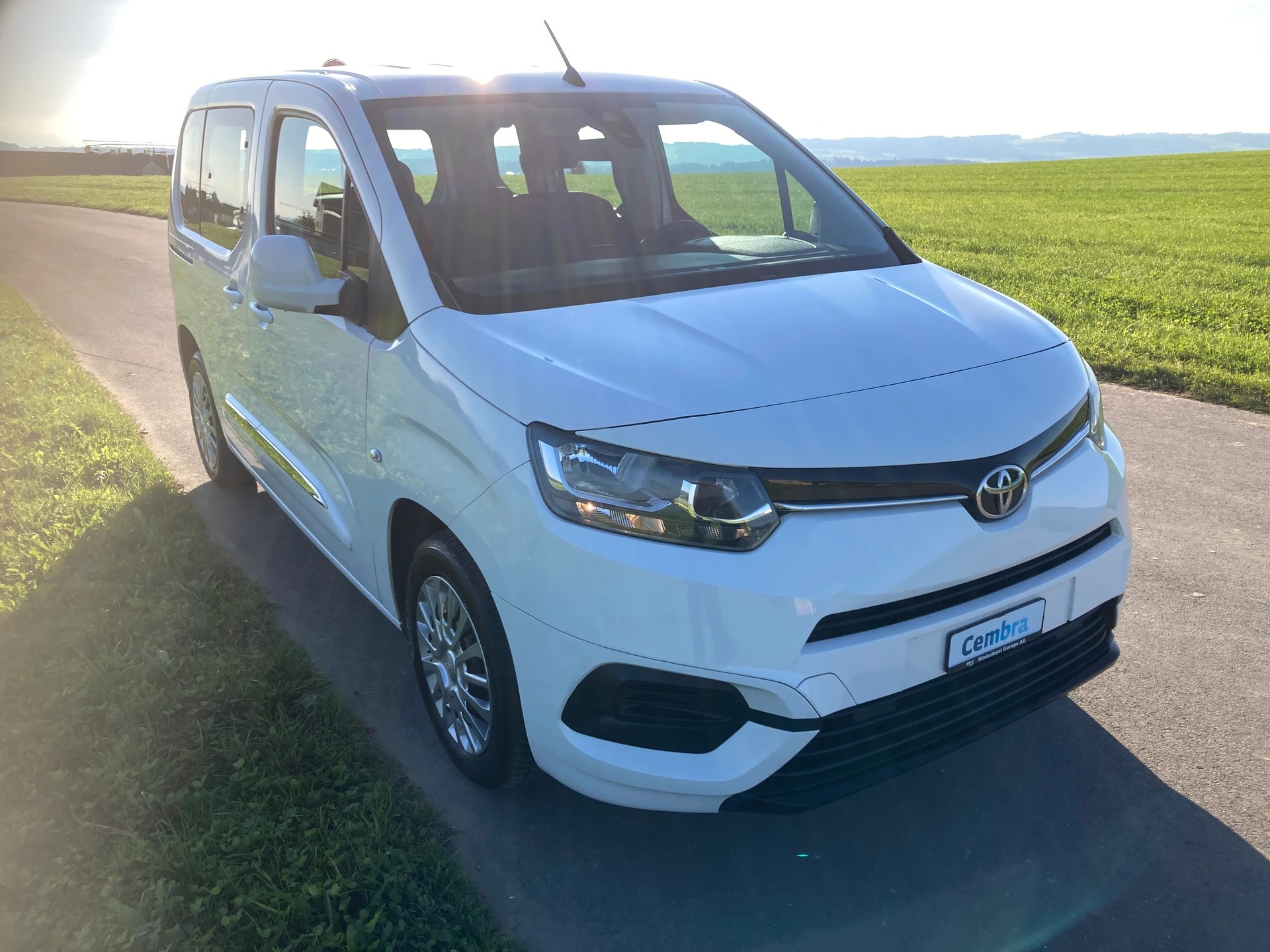 TOYOTA Proace City Verso 1.2 Combi Medium-image-1