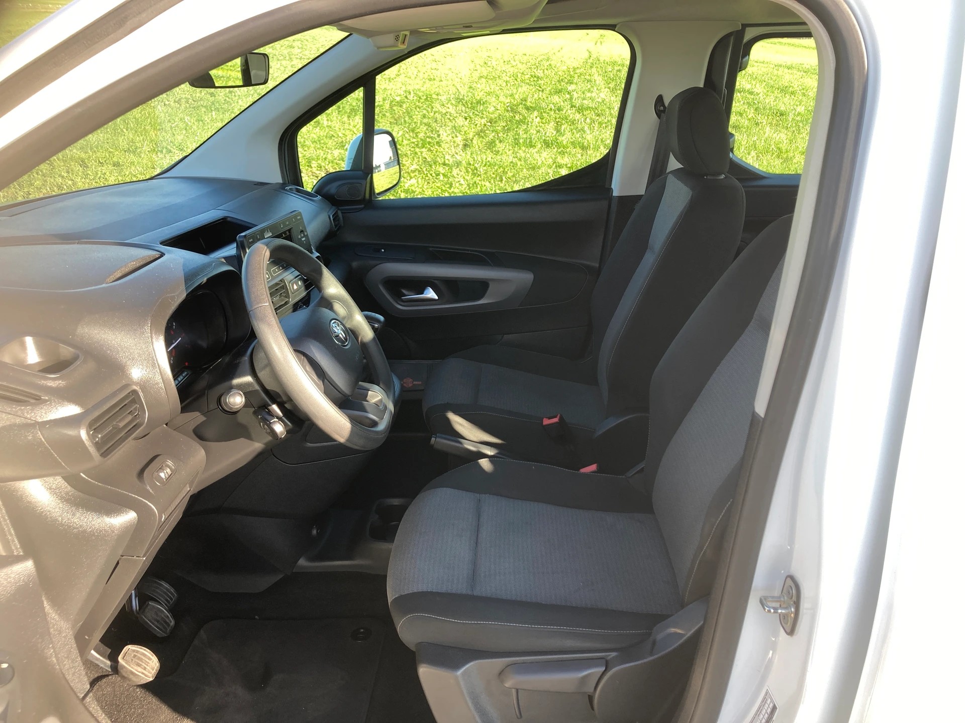 TOYOTA Proace City Verso 1.2 Combi Medium-image-8