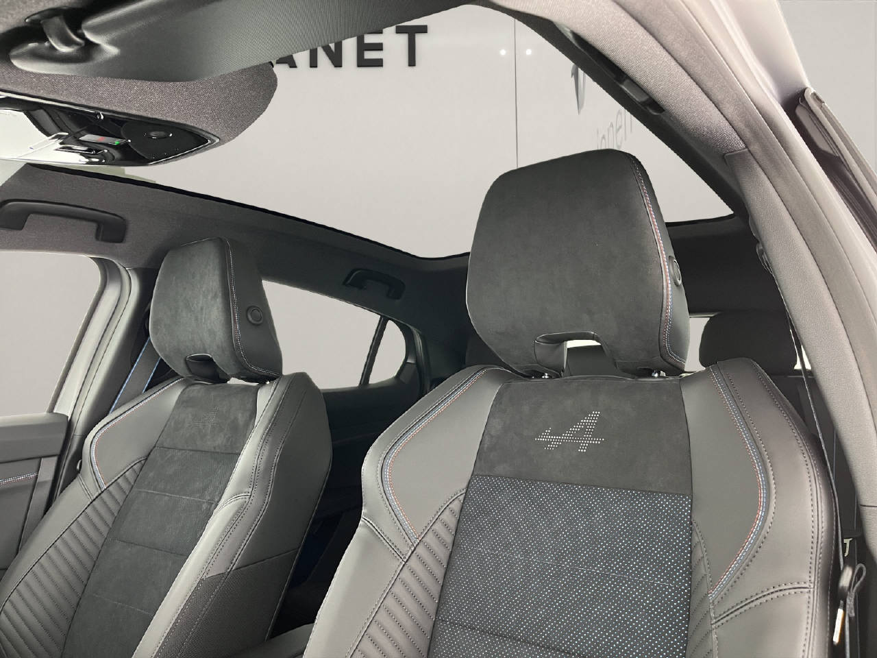 RENAULT Rafale 1.2 E-Tech Plug-in Atelier Alpine-image-14