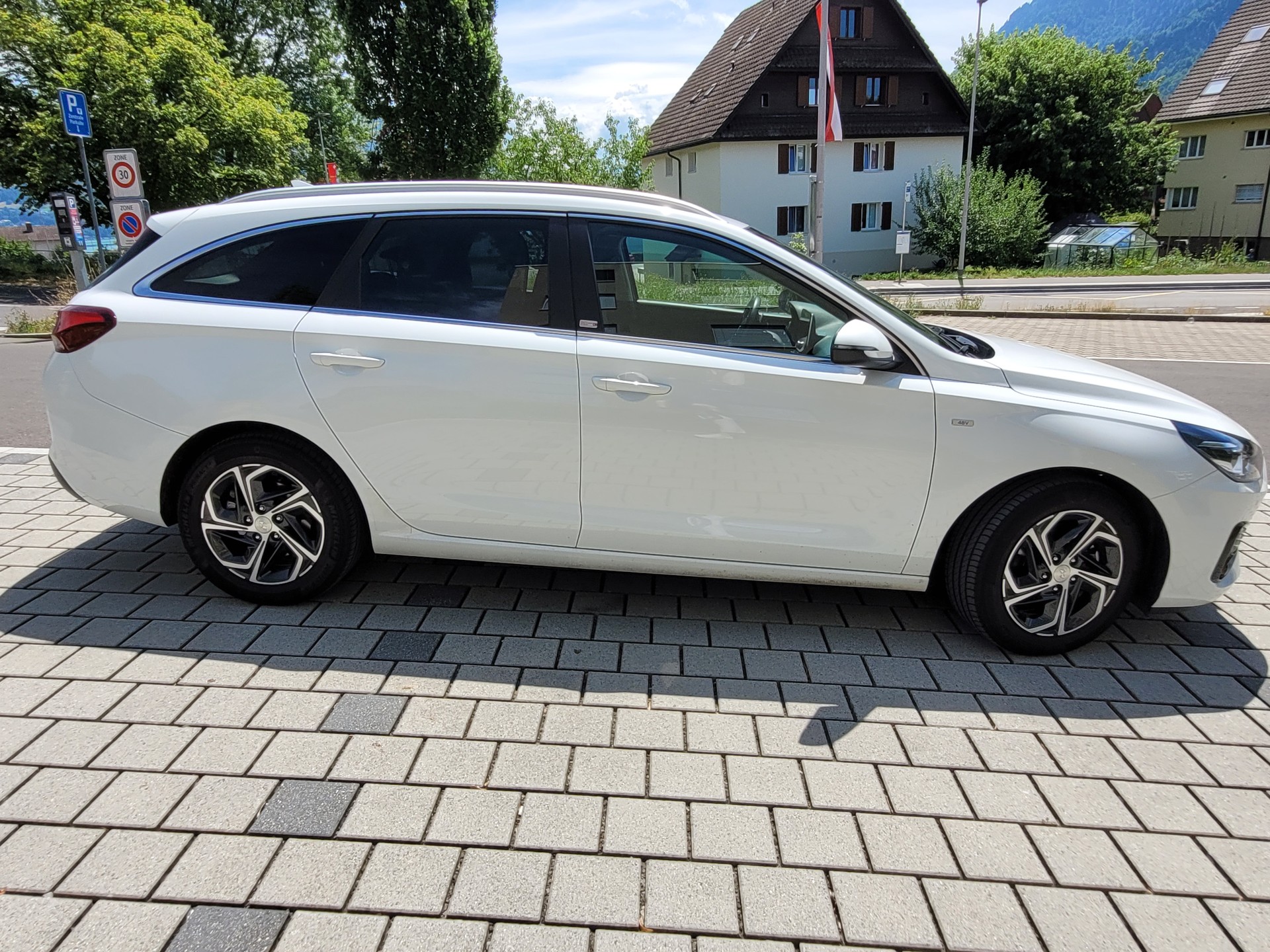 HYUNDAI 1.5 T-GDi Amplia-image-1