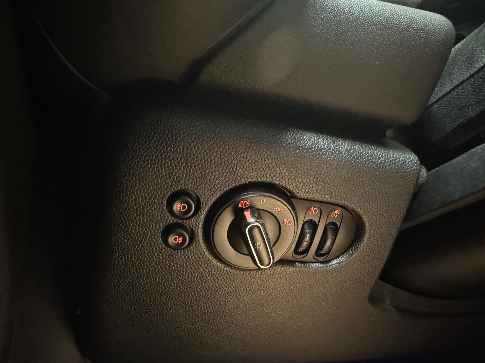 MINI Cooper Brighton Cabriolet DKG(M)(15)-image-17