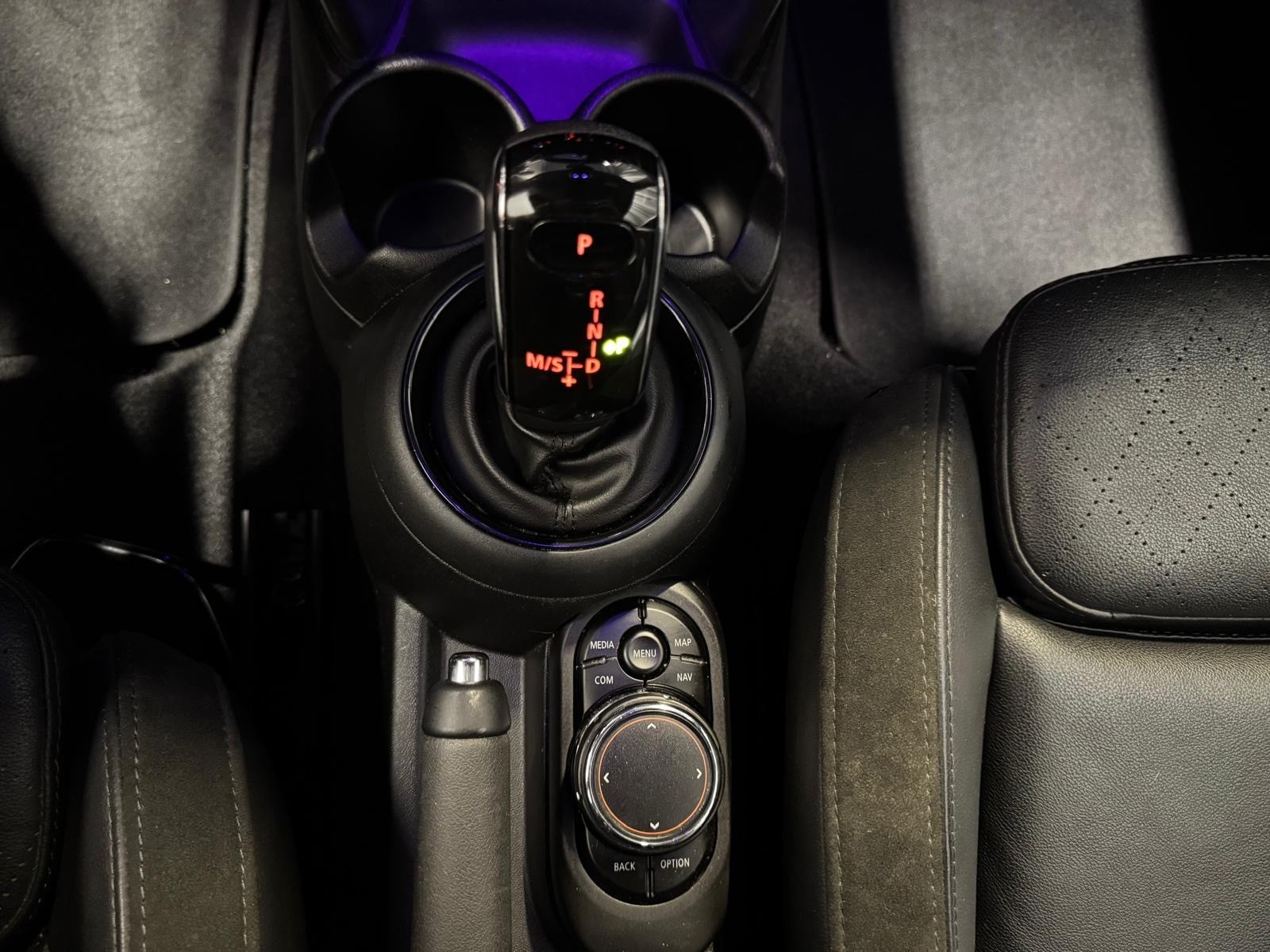 MINI Cooper Brighton Cabriolet DKG(M)(15)-image-15