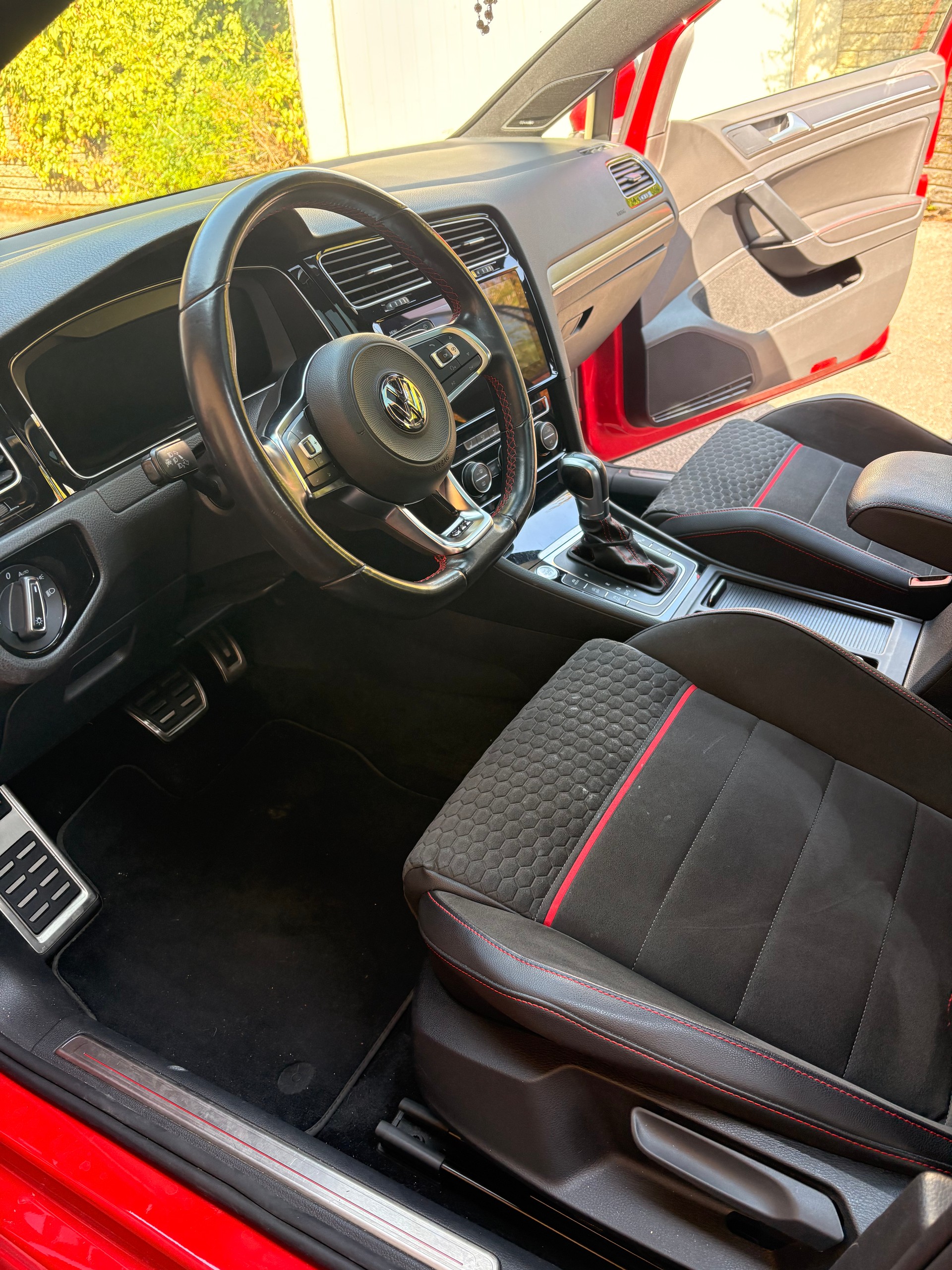 VW 2.0 TSI GTI Performance DSG-image-4
