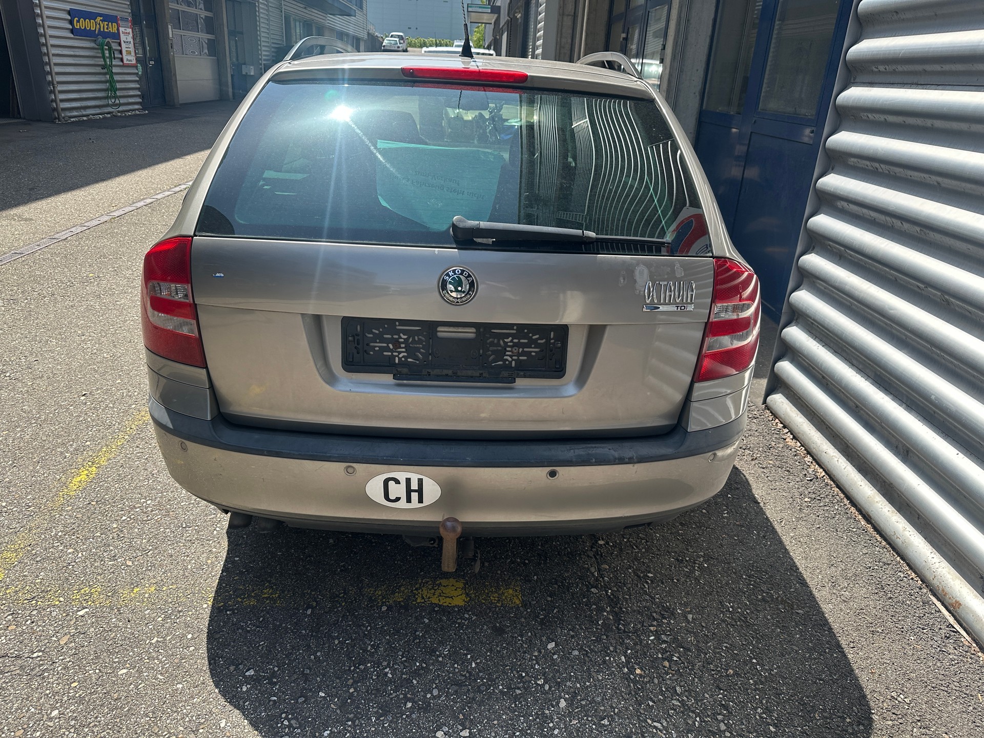 SKODA Octavia 2.0 TDI Ambiente-image-2