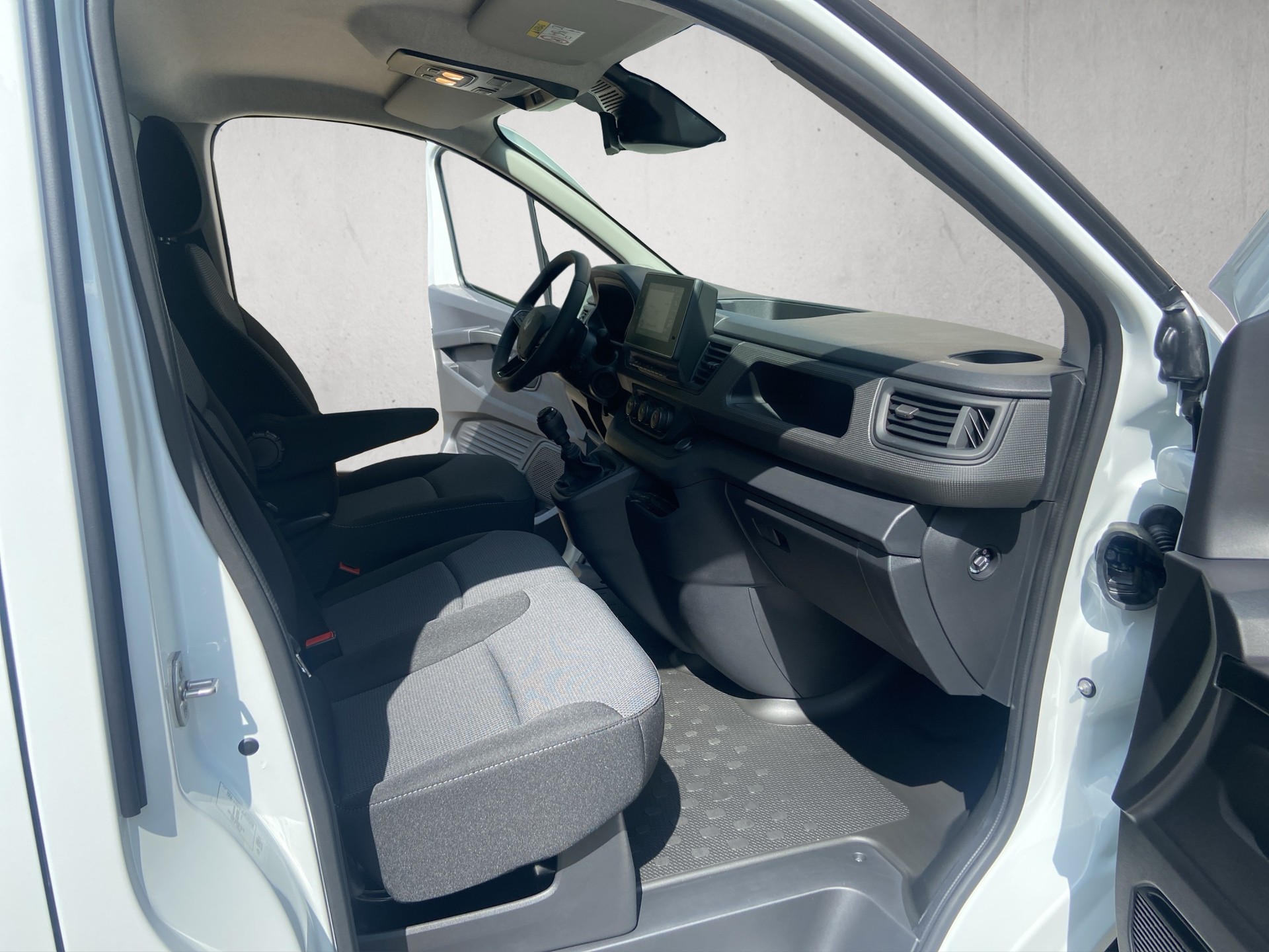 RENAULT Trafic 2.0 Blue dCi 130 Advance L1H1 EN-image-9