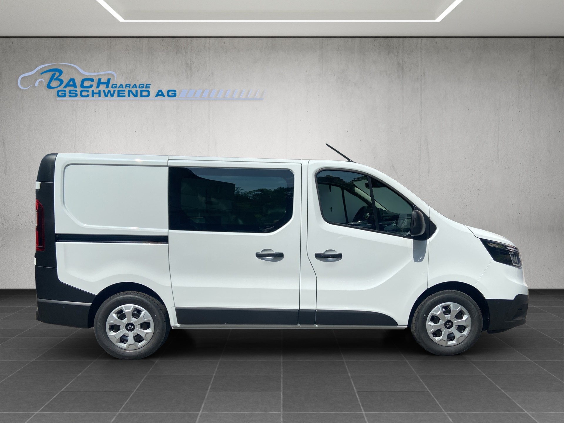 RENAULT Trafic 2.0 Blue dCi 130 Advance L1H1 EN-image-2