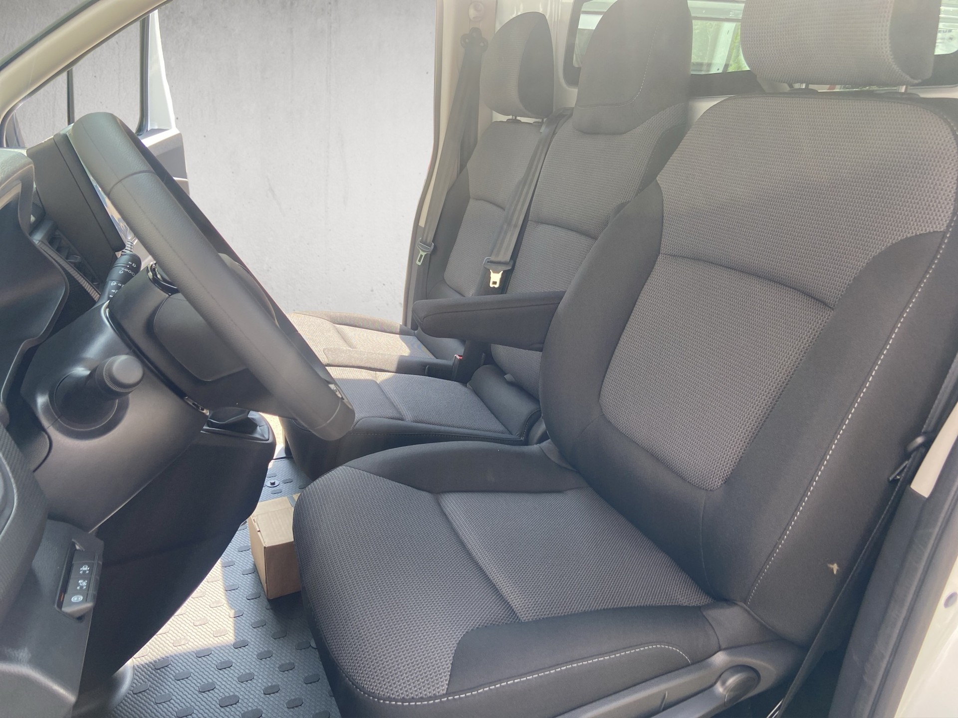 RENAULT Trafic 2.0 Blue dCi 130 Advance L1H1 EN-image-8