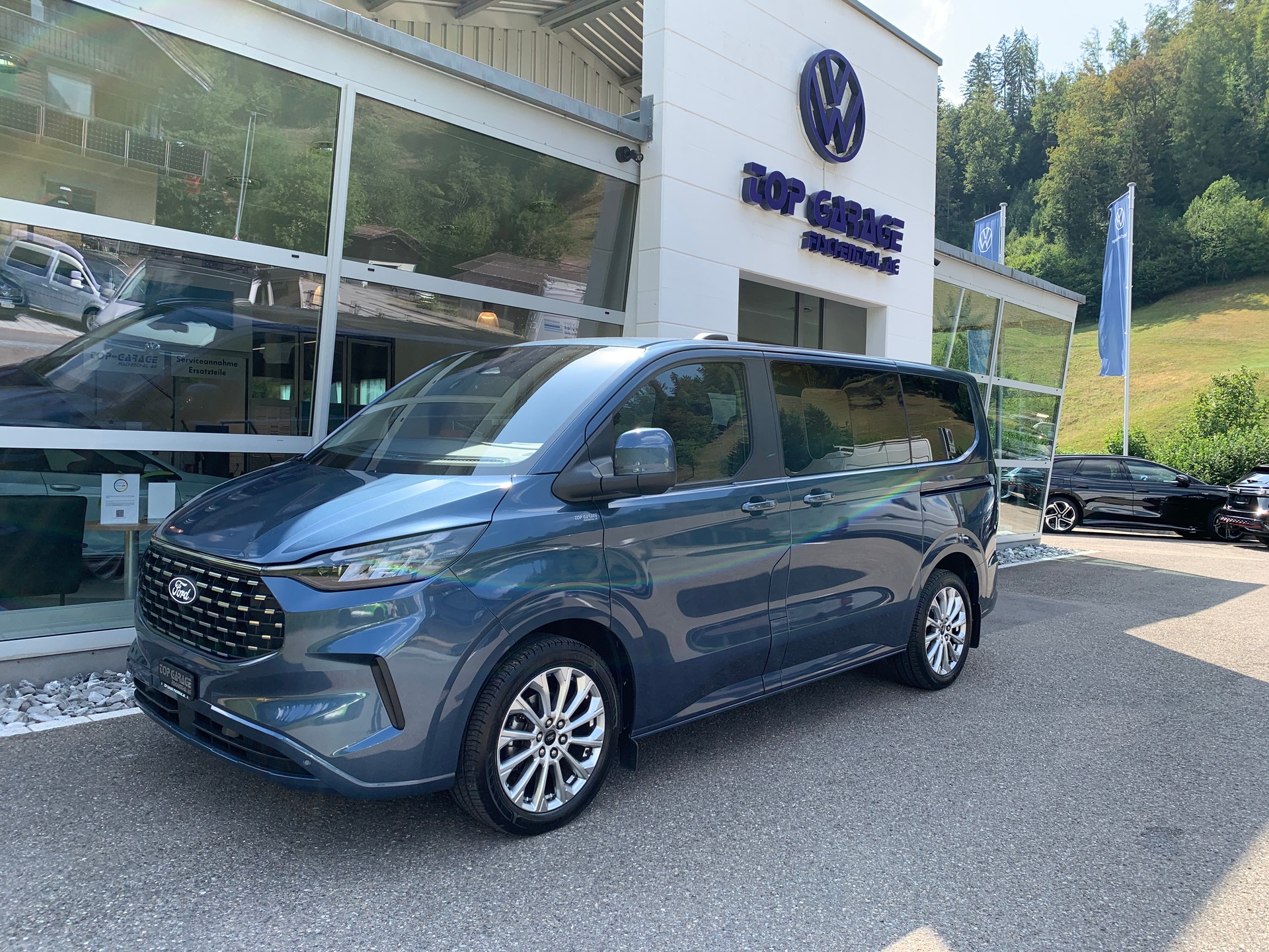 FORD Tourneo Bus 320 L1H1 Titanium Automat 4x4-image-0