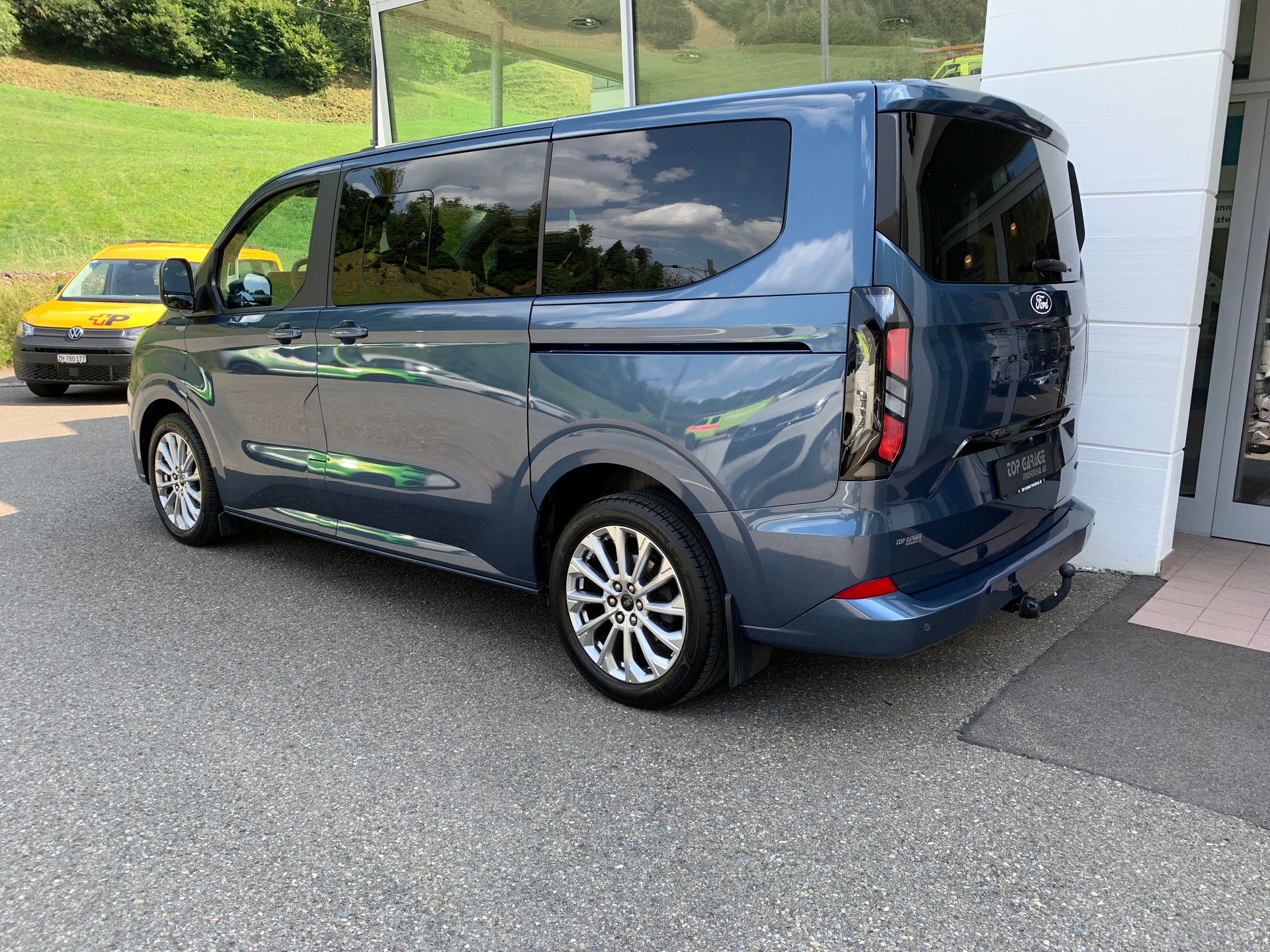 FORD Tourneo Bus 320 L1H1 Titanium Automat 4x4-image-4