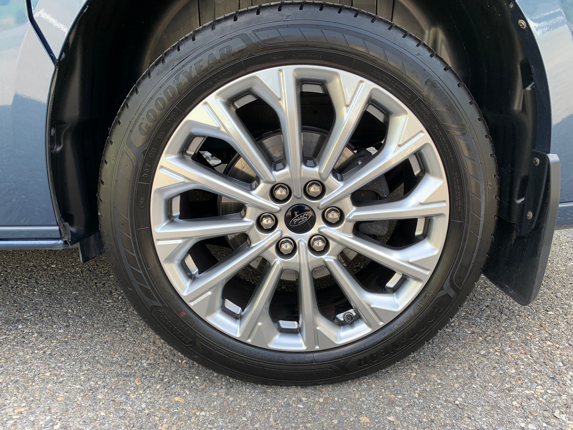 FORD Tourneo Bus 320 L1H1 Titanium Automat 4x4-image-7