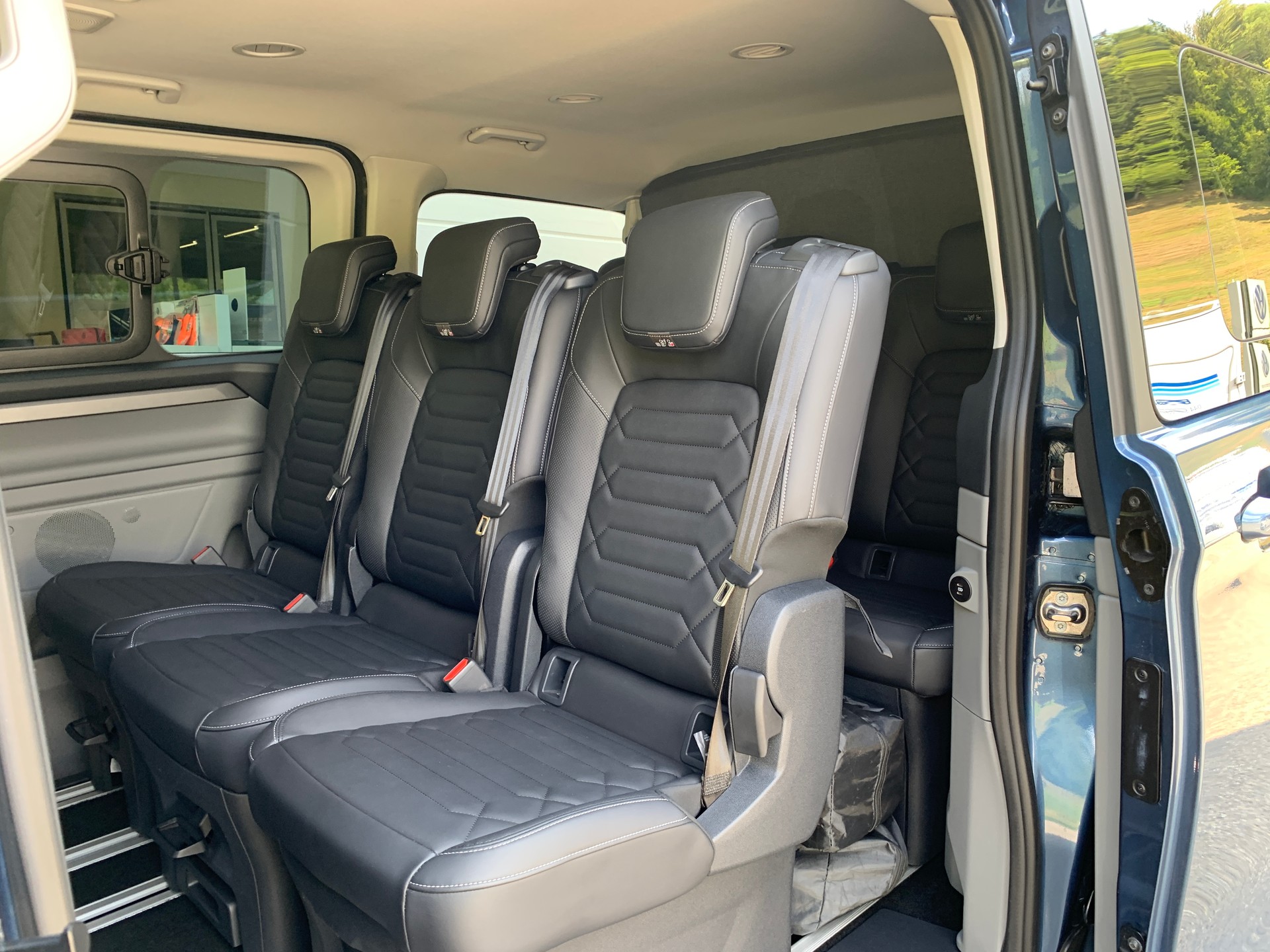 FORD Tourneo Bus 320 L1H1 Titanium Automat 4x4-image-14